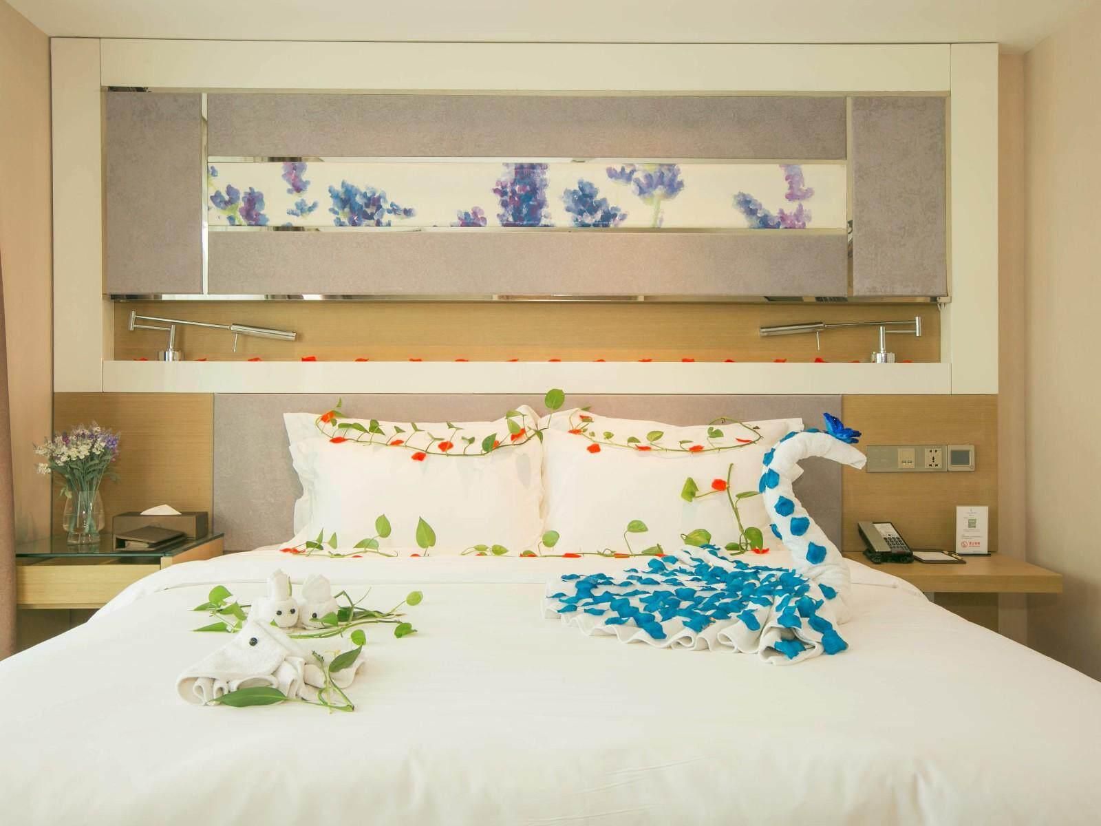 WH - Youxiang Romantic Room