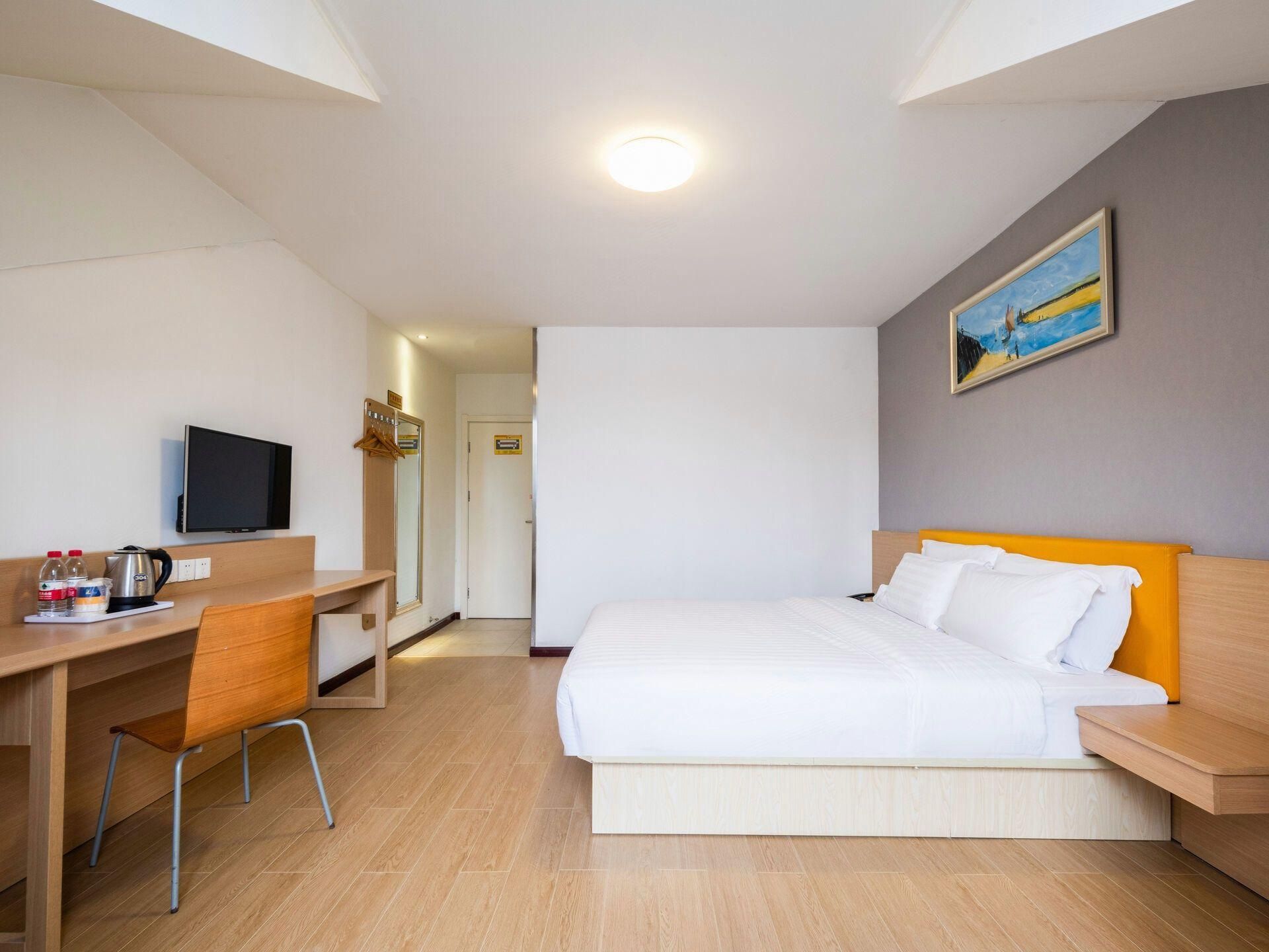 WH - Traditional Bed Room