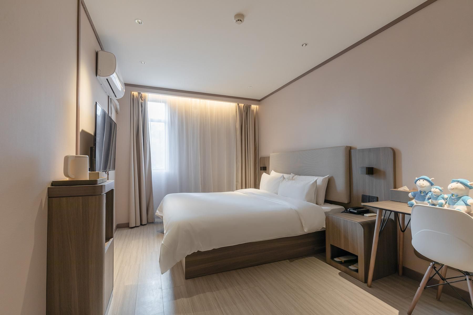 Huazhu - Superior BedRoom