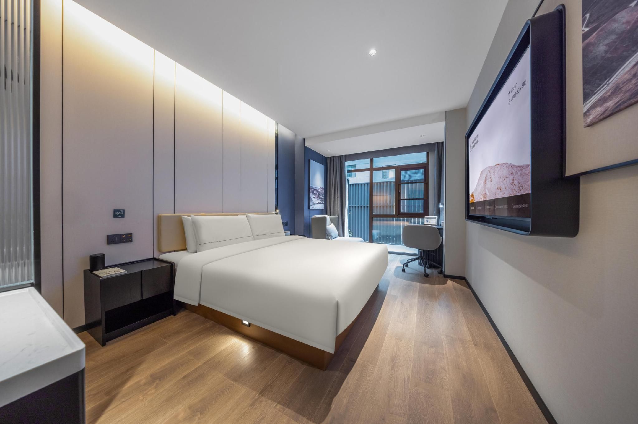 Premier King Room with Balcony
