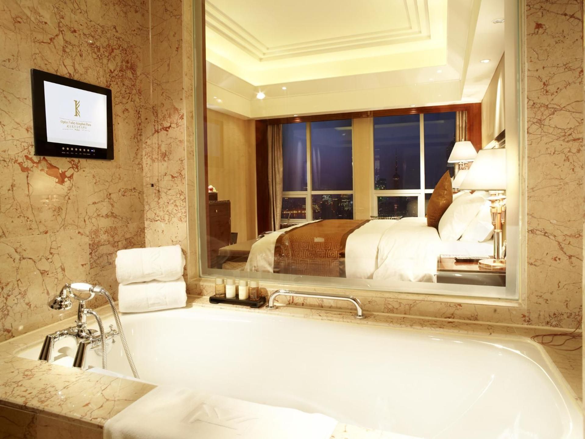 Deluxe Twin Bed