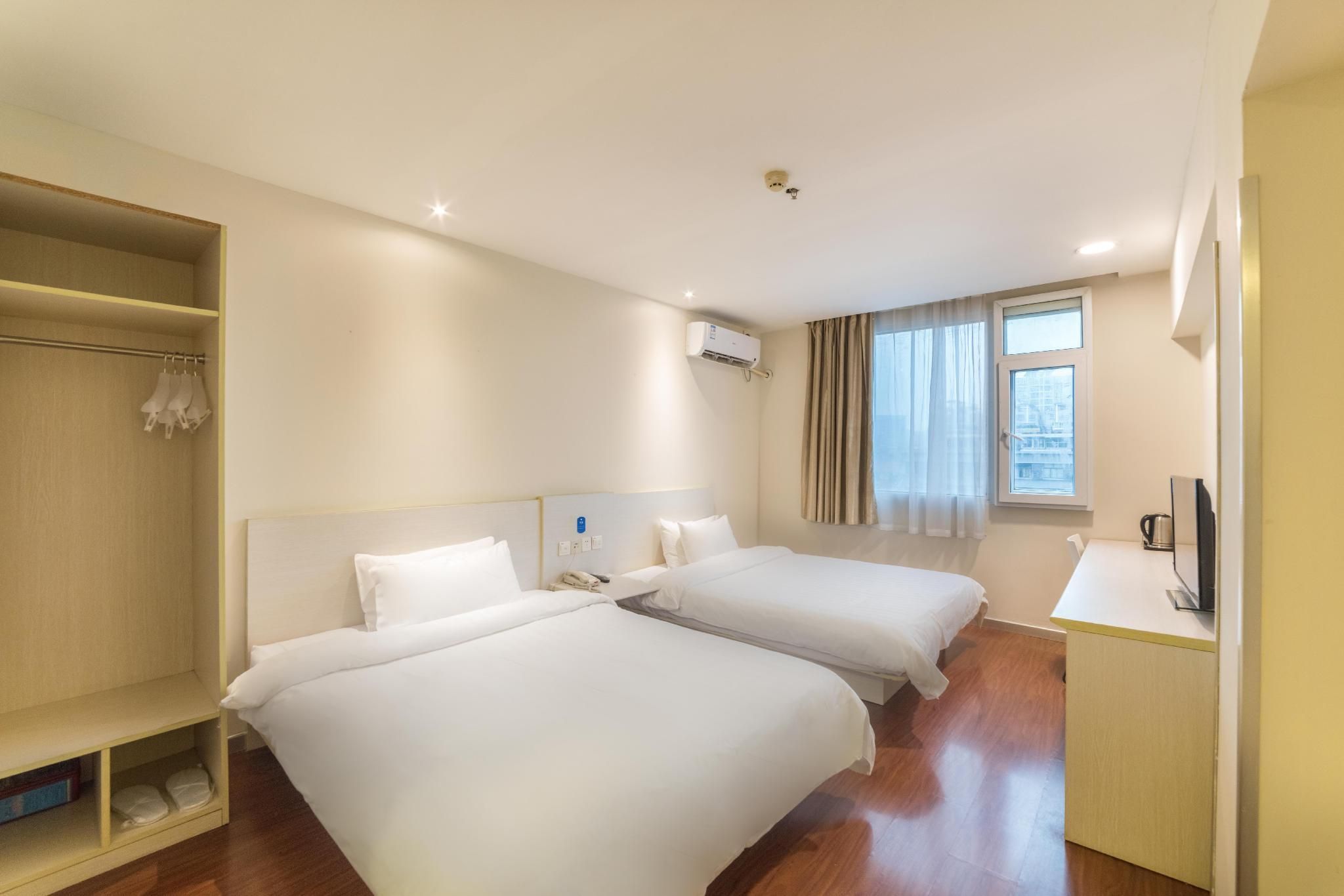 2 Bed Twin Superior Room