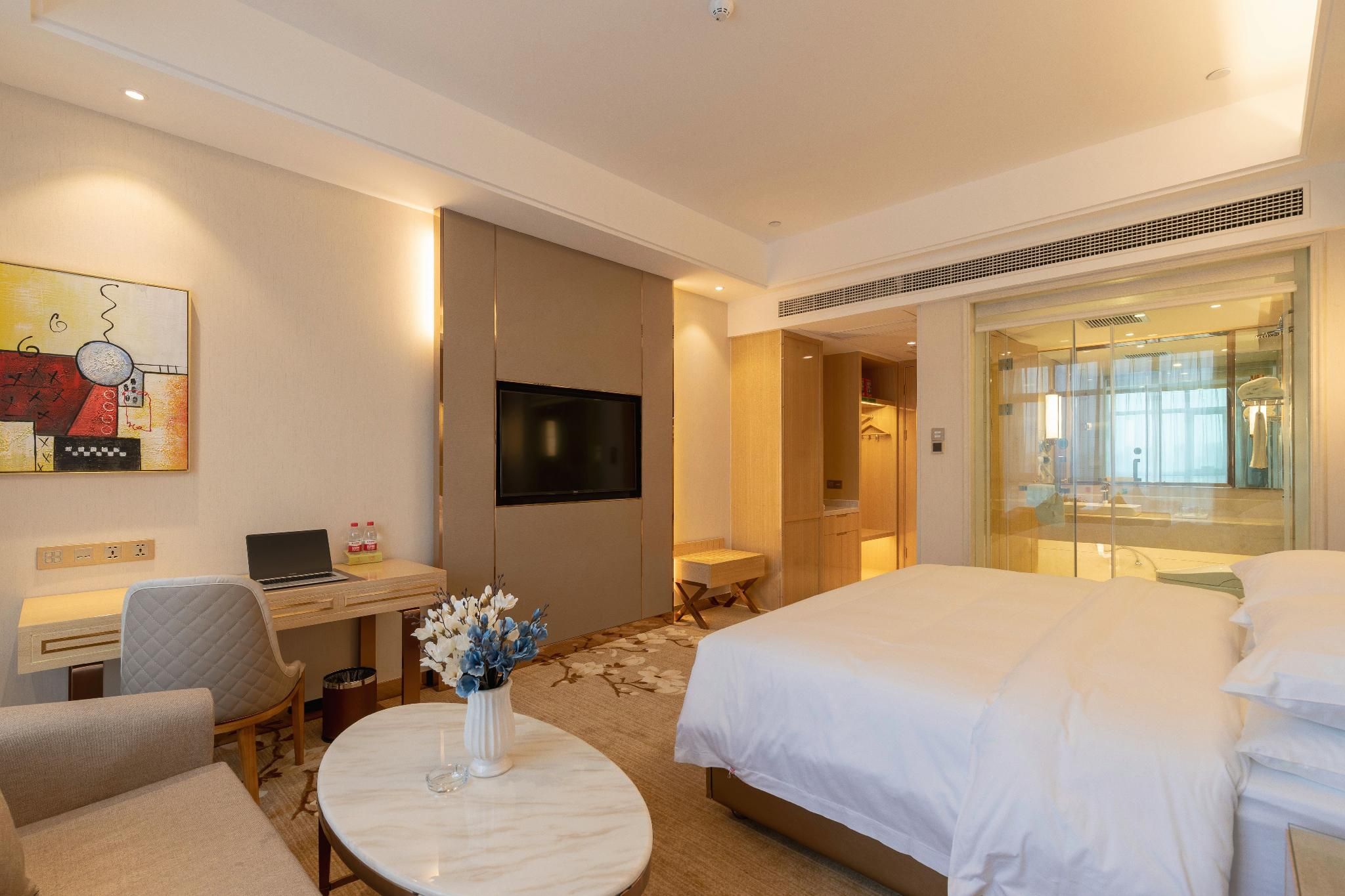 Deluxe Queen Room