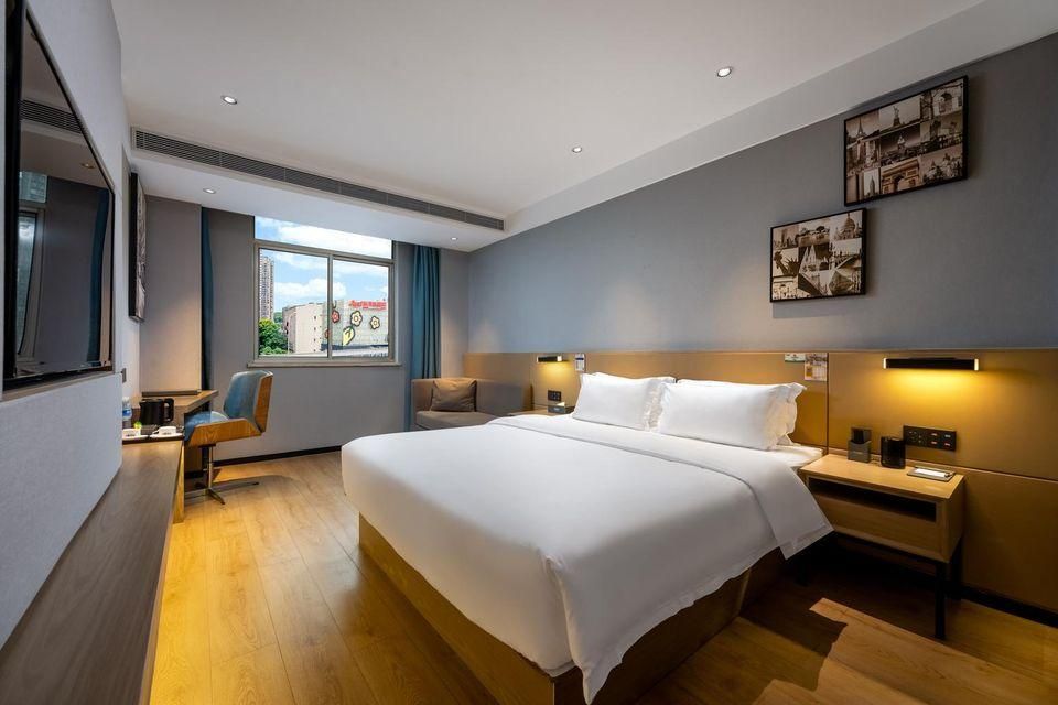 Queen Deluxe Room