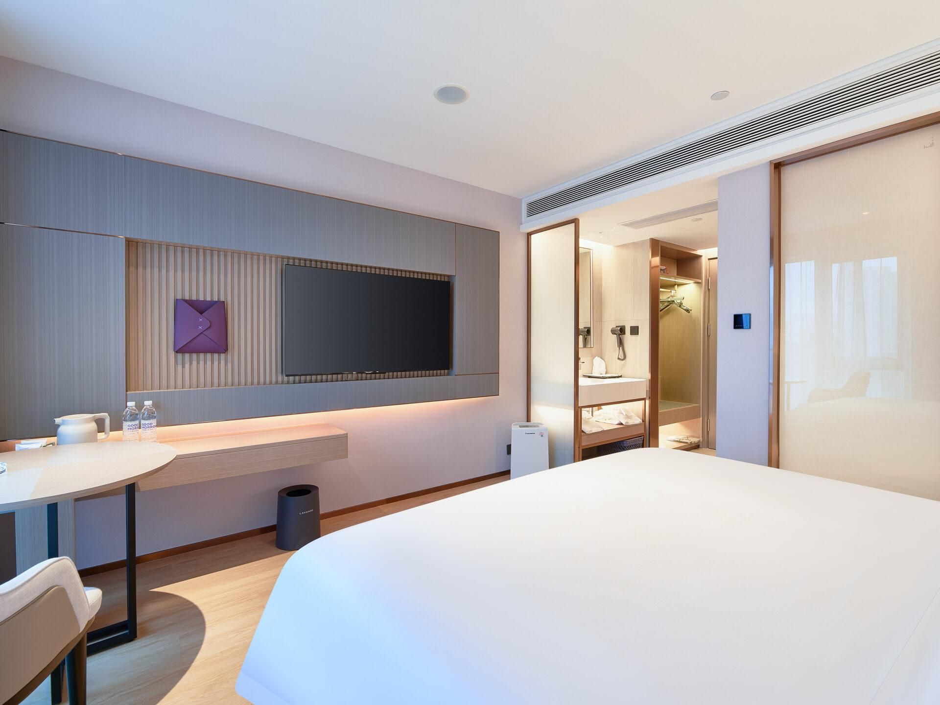 Deluxe Queen Room