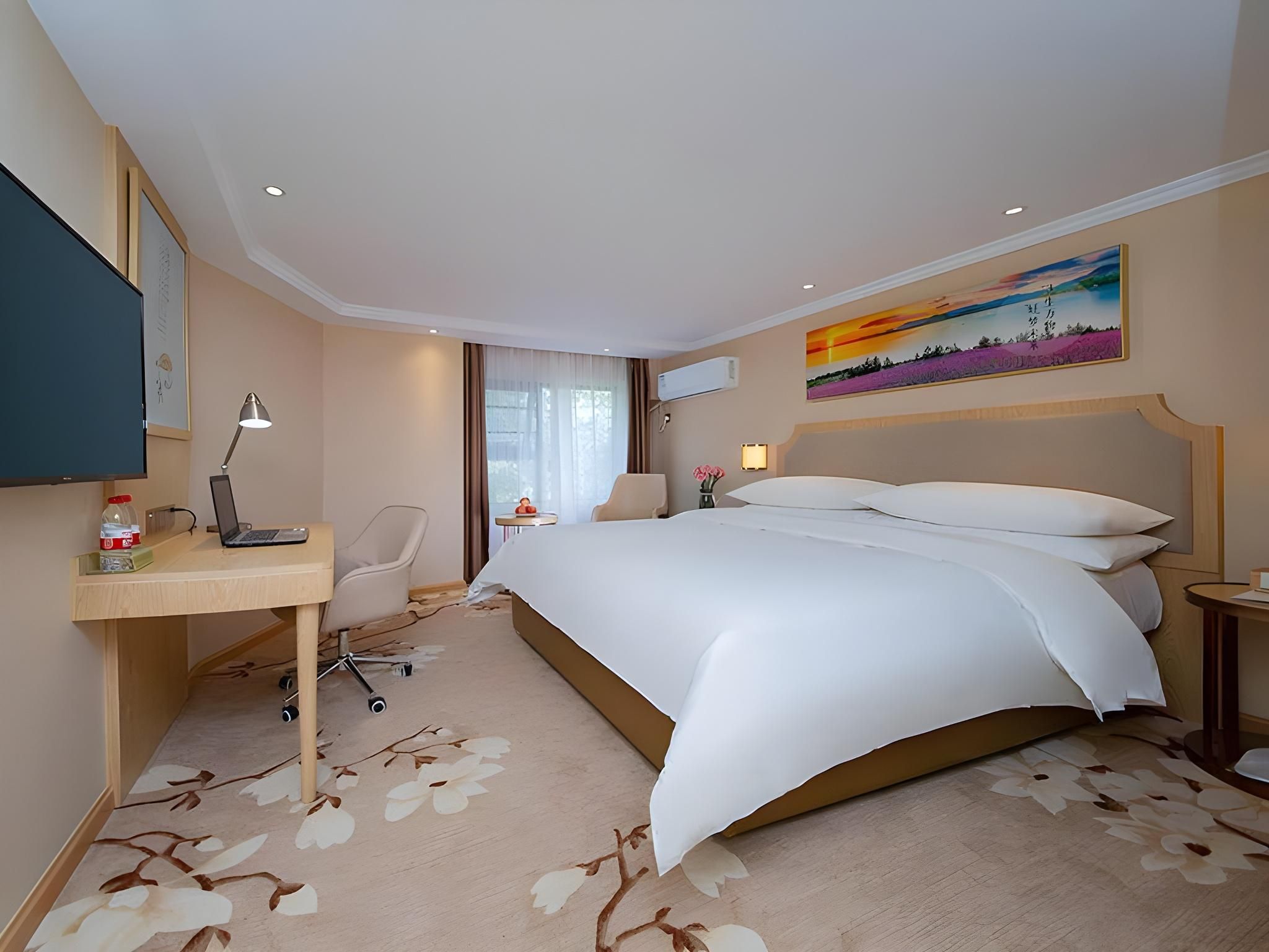 Deluxe Queen Room