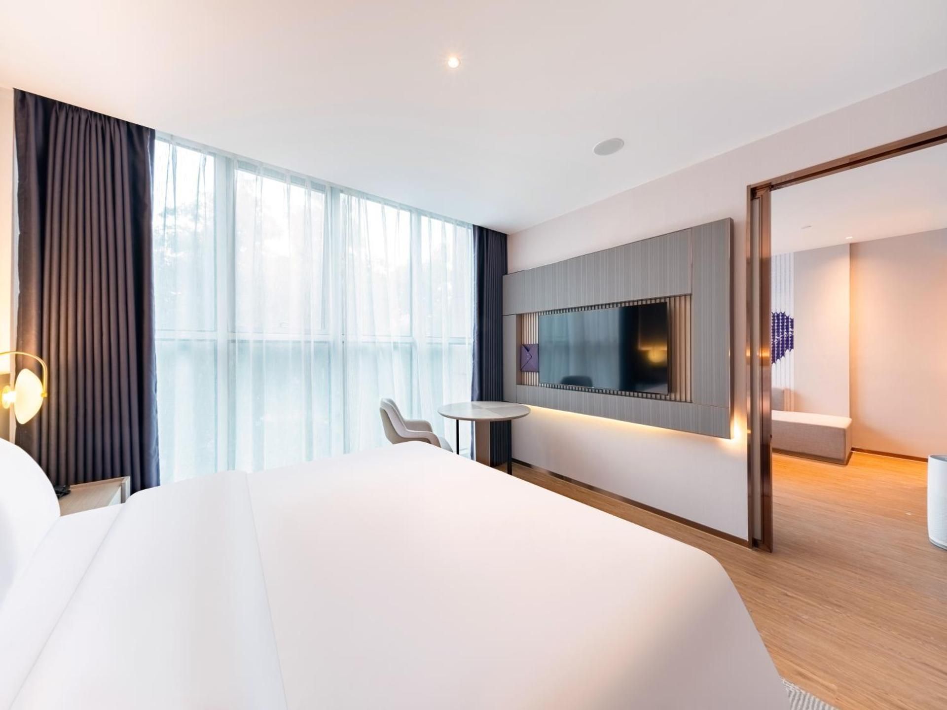 Deluxe Suite