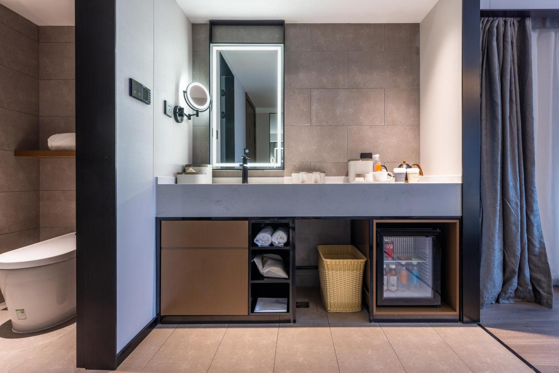 Jimu Double Room with Bathtub