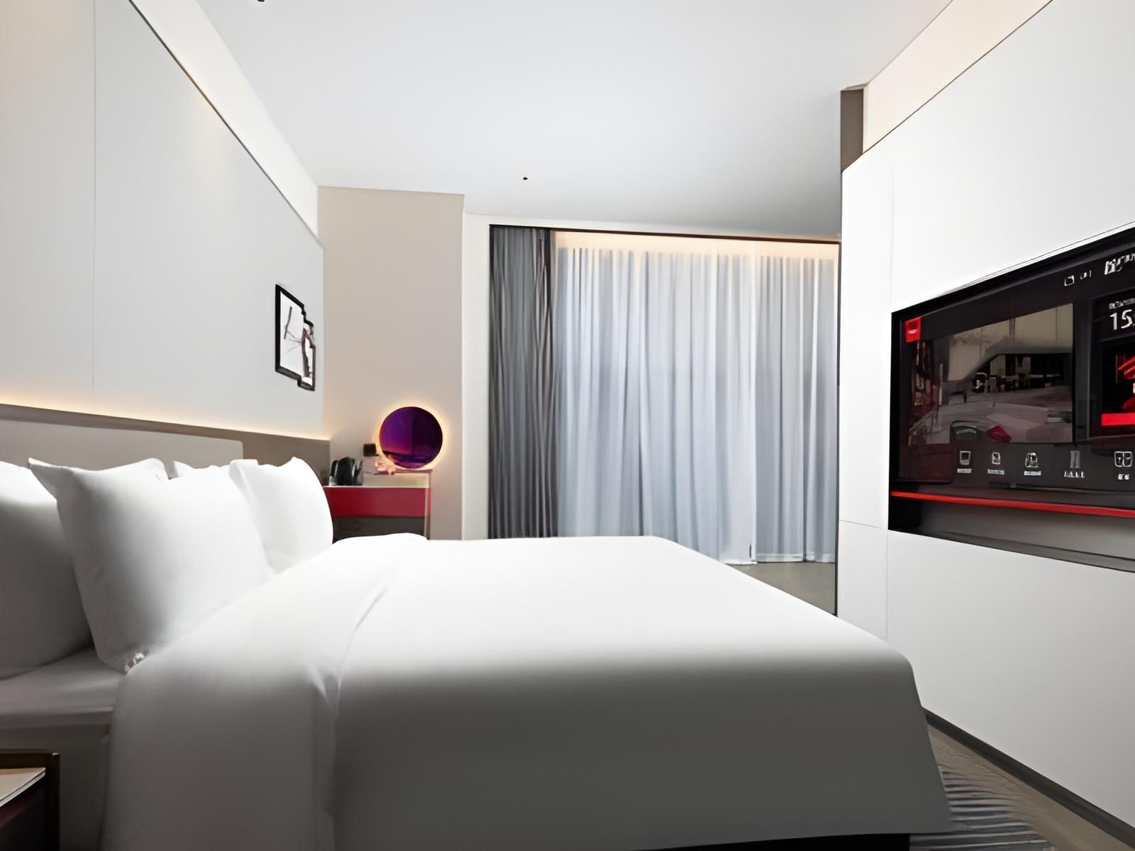 WH - Deluxe Business Room