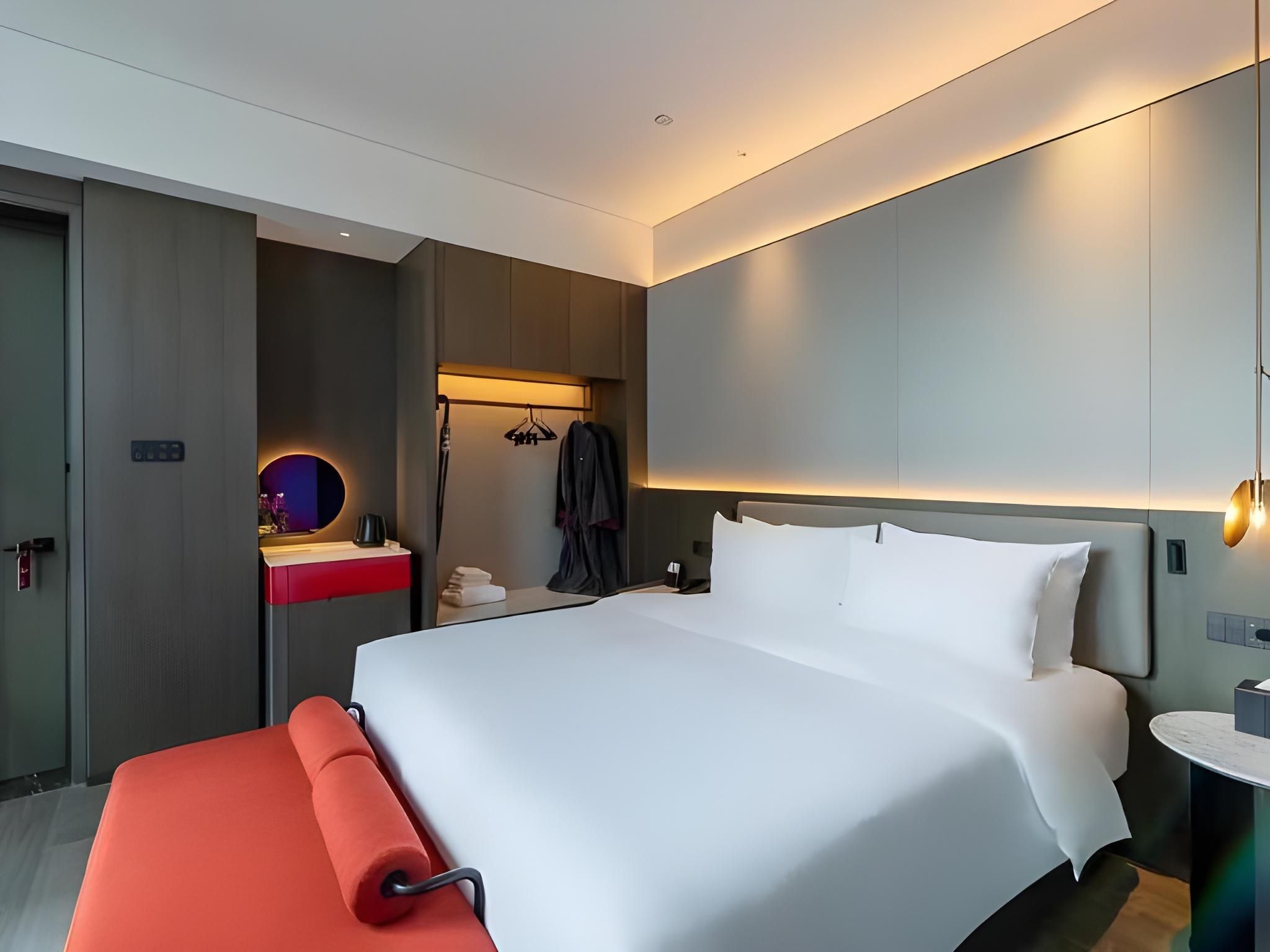 WH - Deluxe Bed Room
