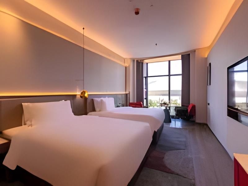 Deluxe Twin Room with View