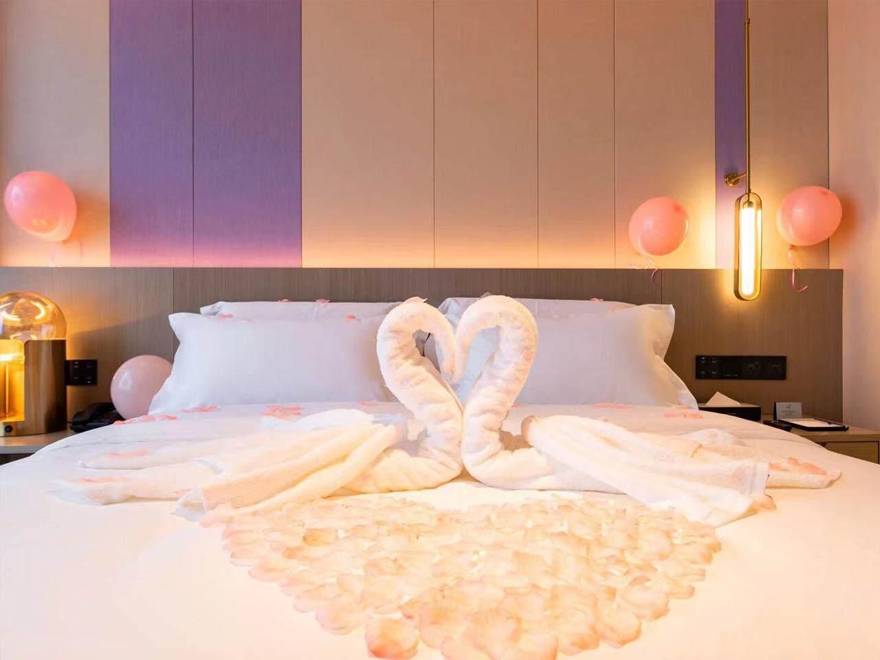 WH - Youxiang Romantic Room