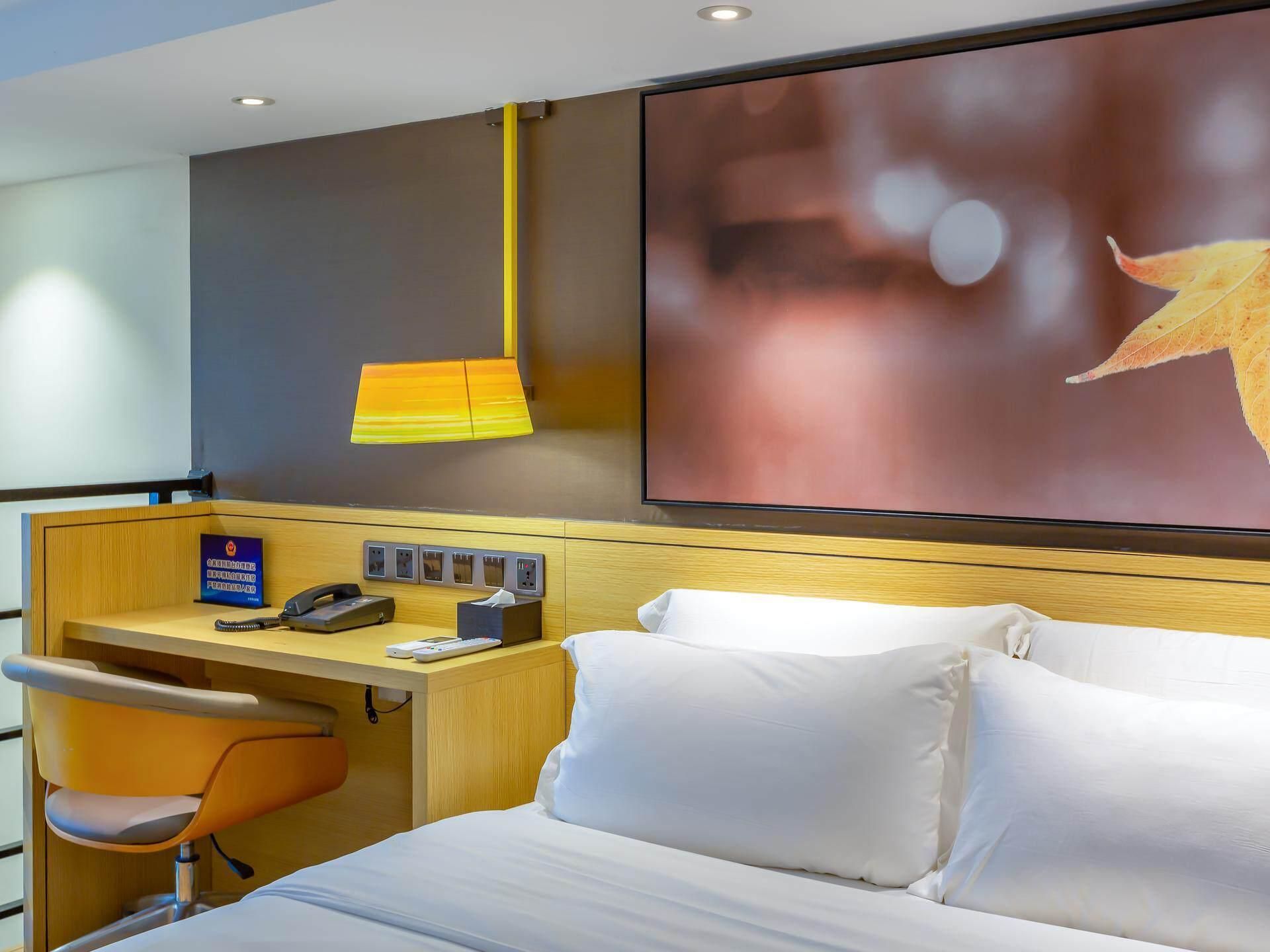 IU Compact U S Bed Room