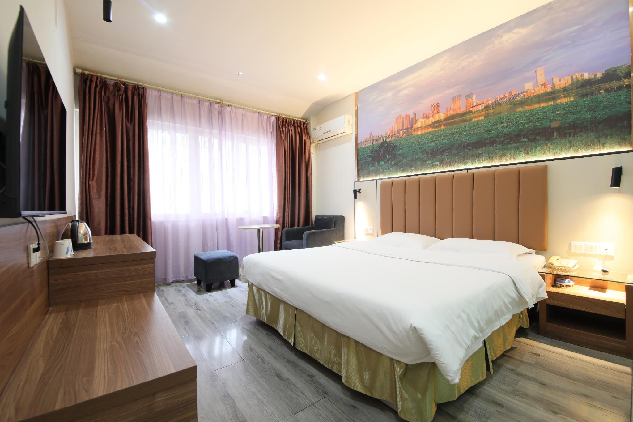 Queen Room