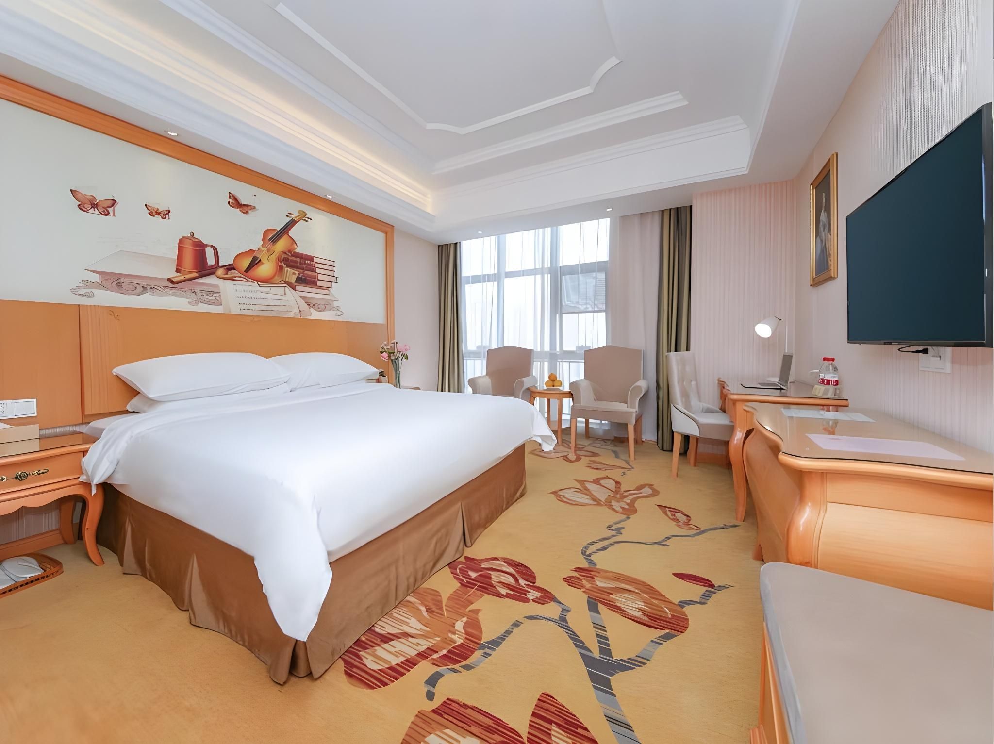 Business King Room