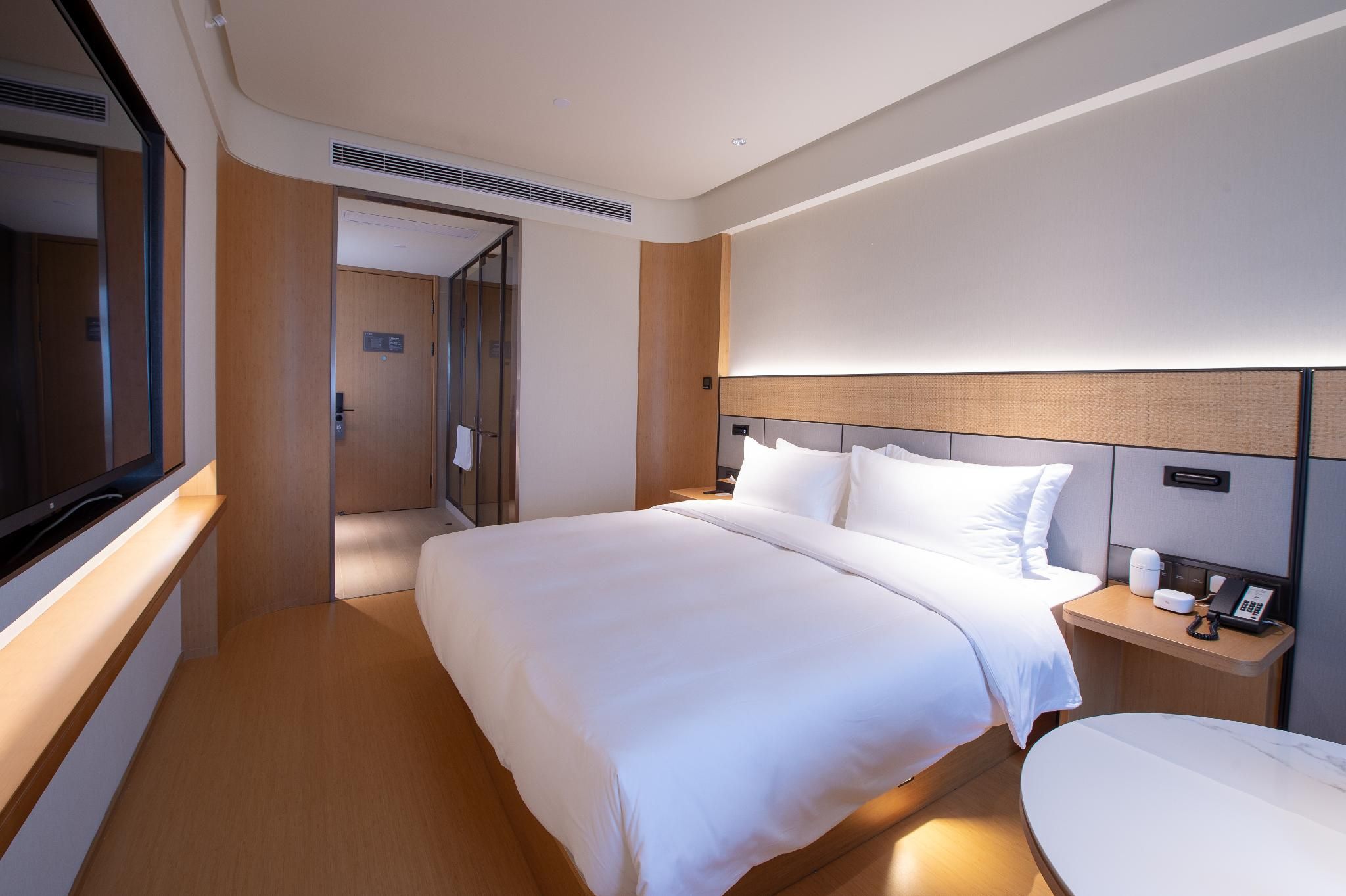 Huazhu - Superior T Bed Room