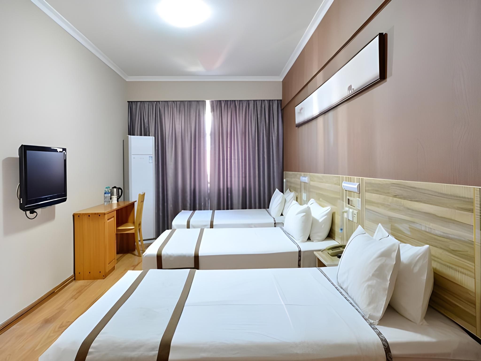 Dossen - City Family Room