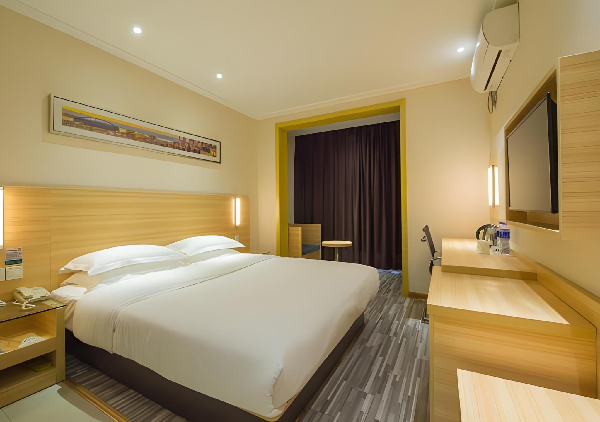 Business Queen Room
