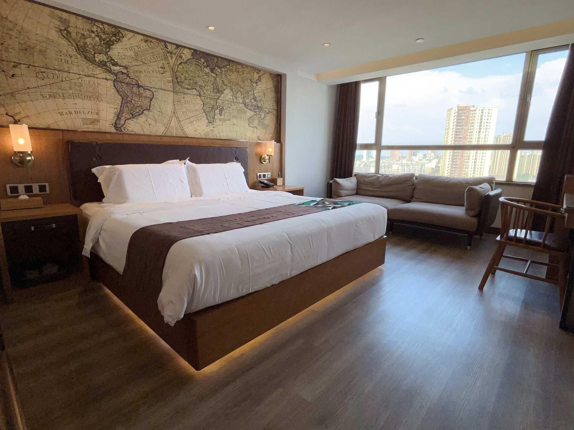 James Joyce - Feifan Bed Room With View