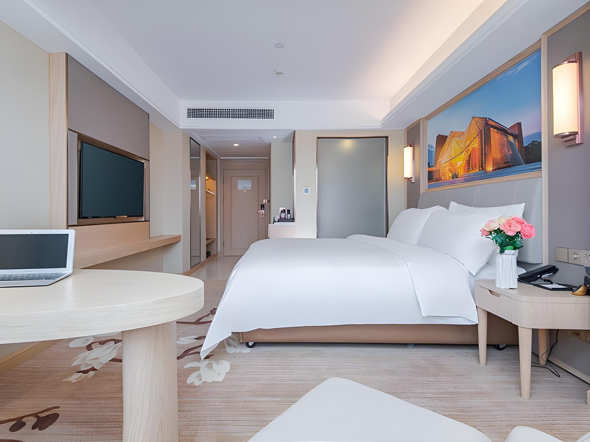 Business King Room