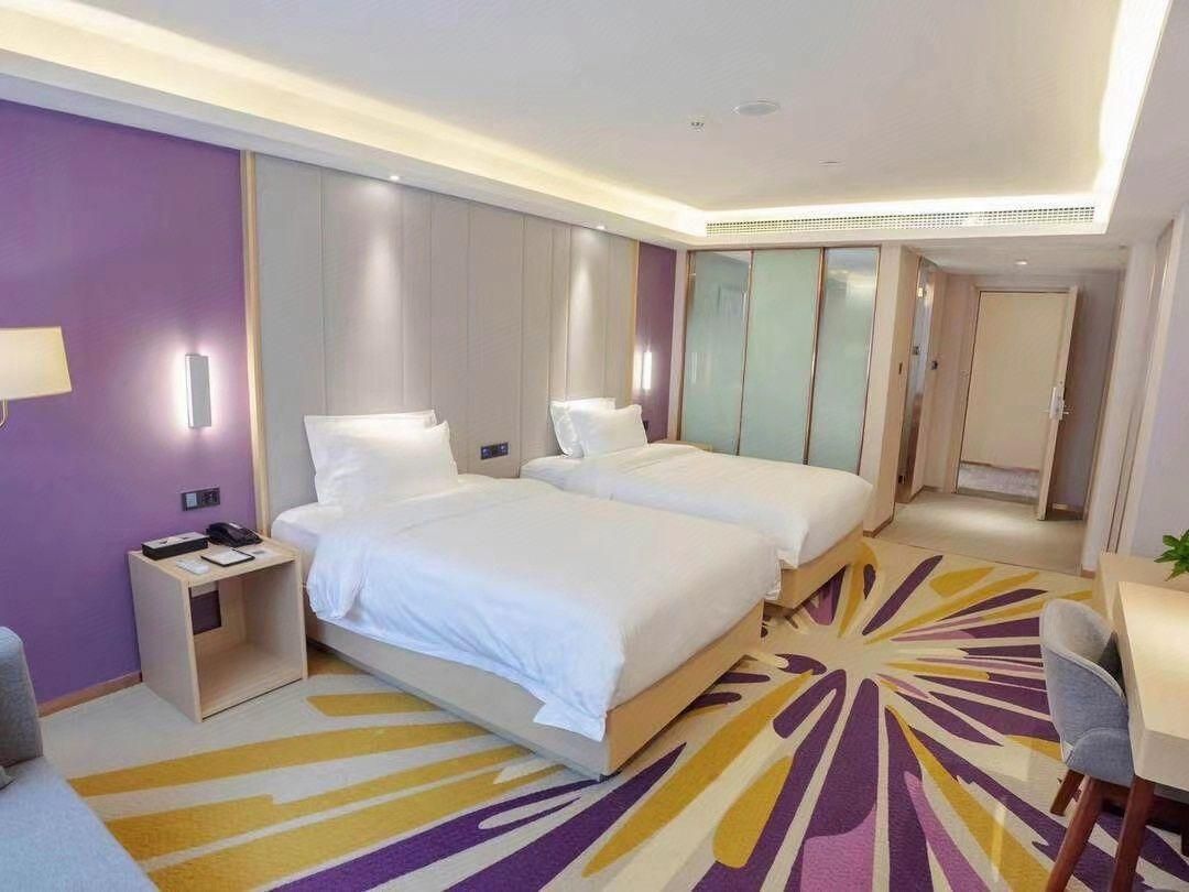 WH - Deluxe Bed Room