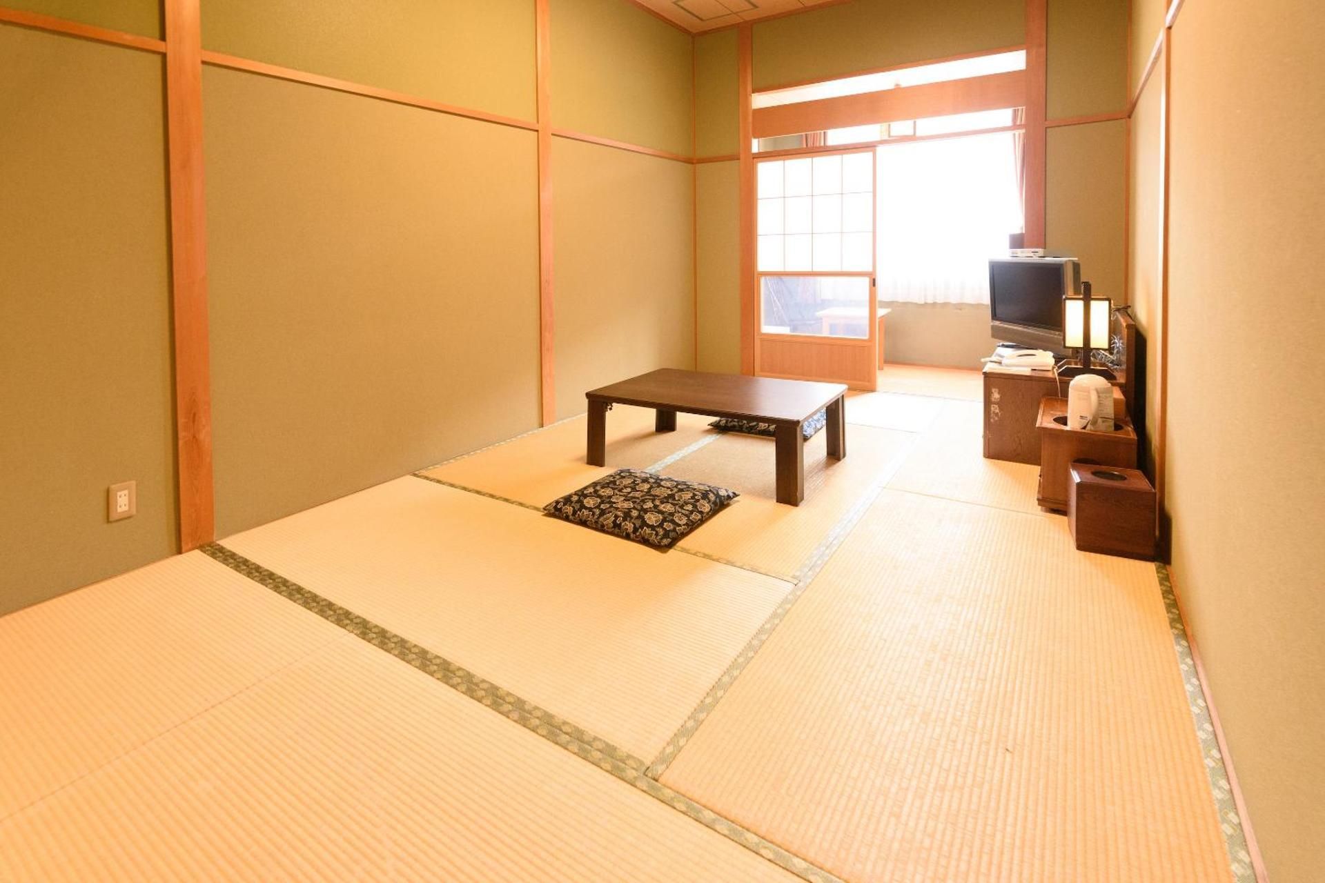 Japanese-Style Room