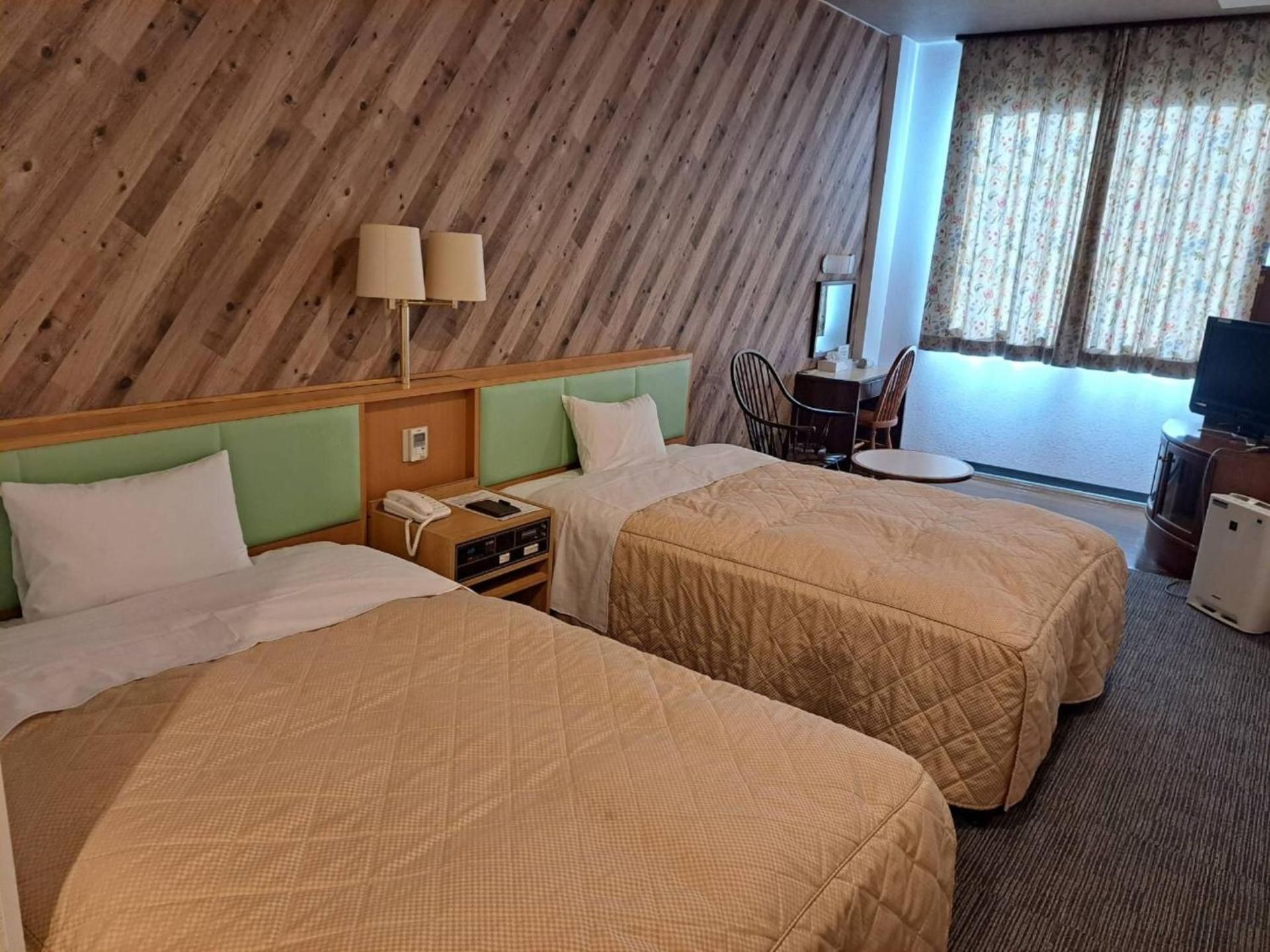 Twin Room - Non-Smoking