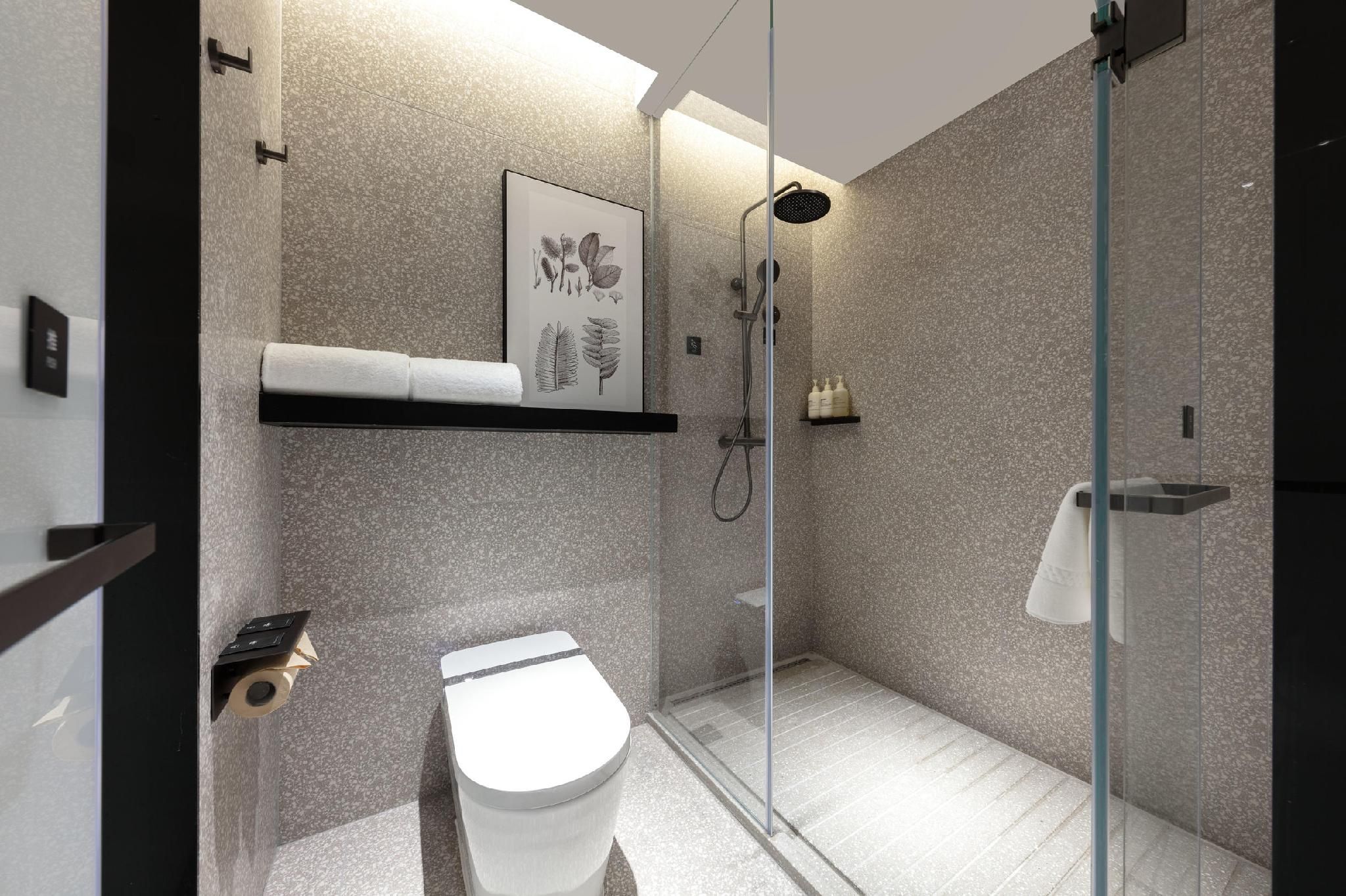 Premier Twin, City View