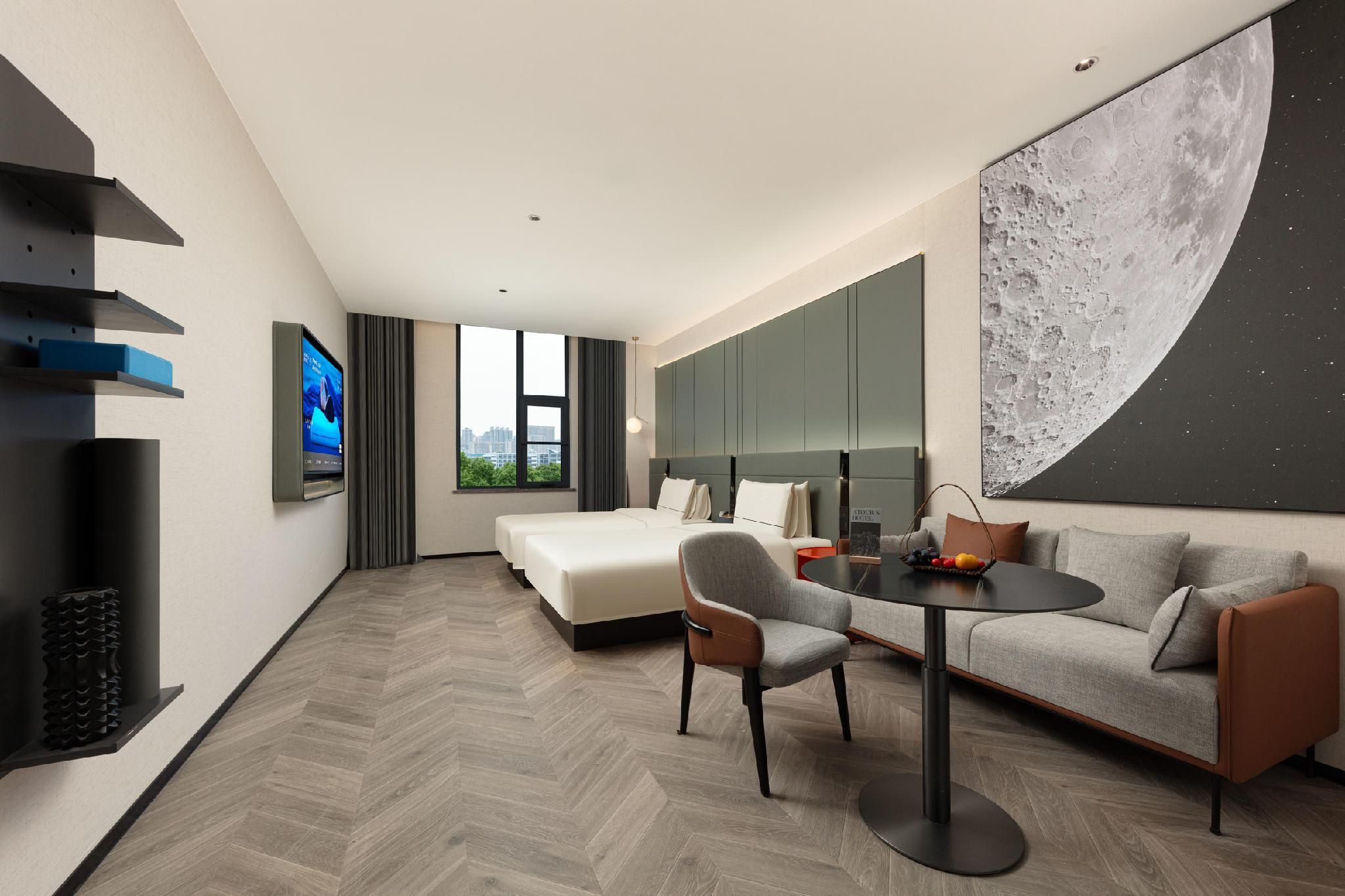 Premier Twin, City View