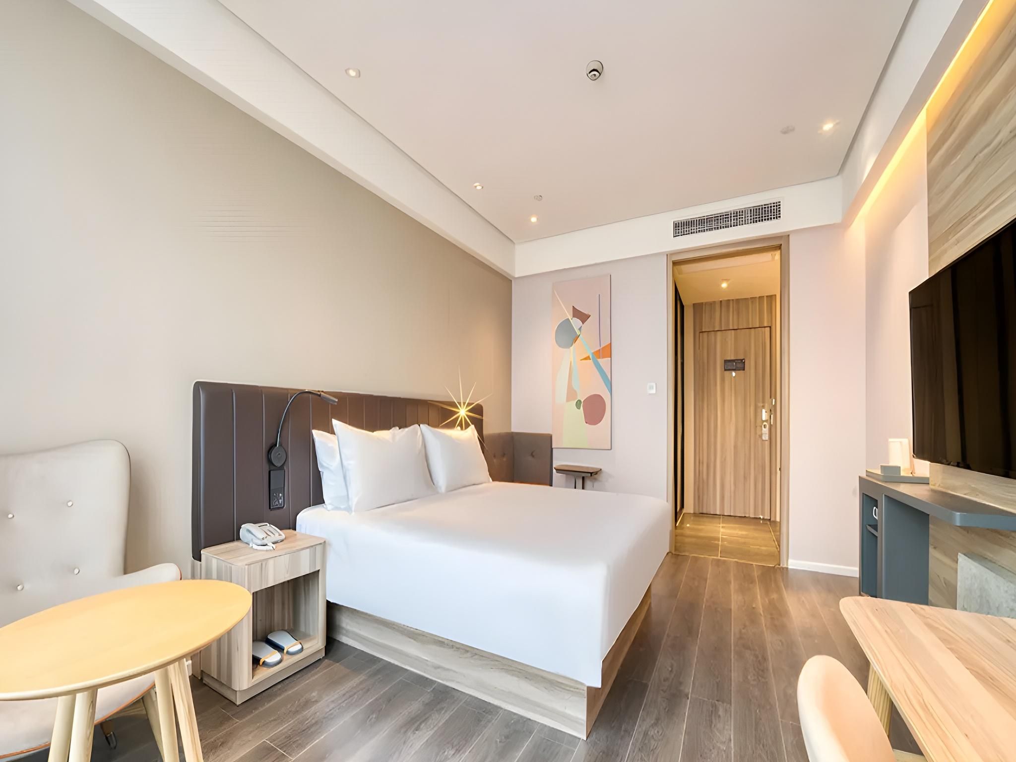 Huazhu - Room With View