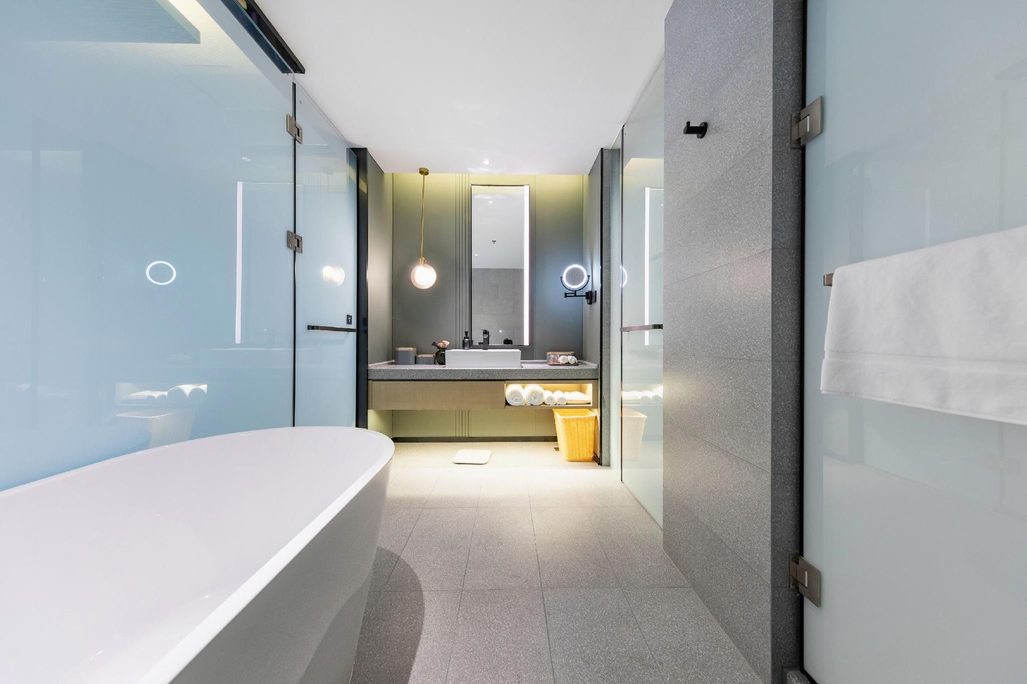 Jimu Suite with Bathtub