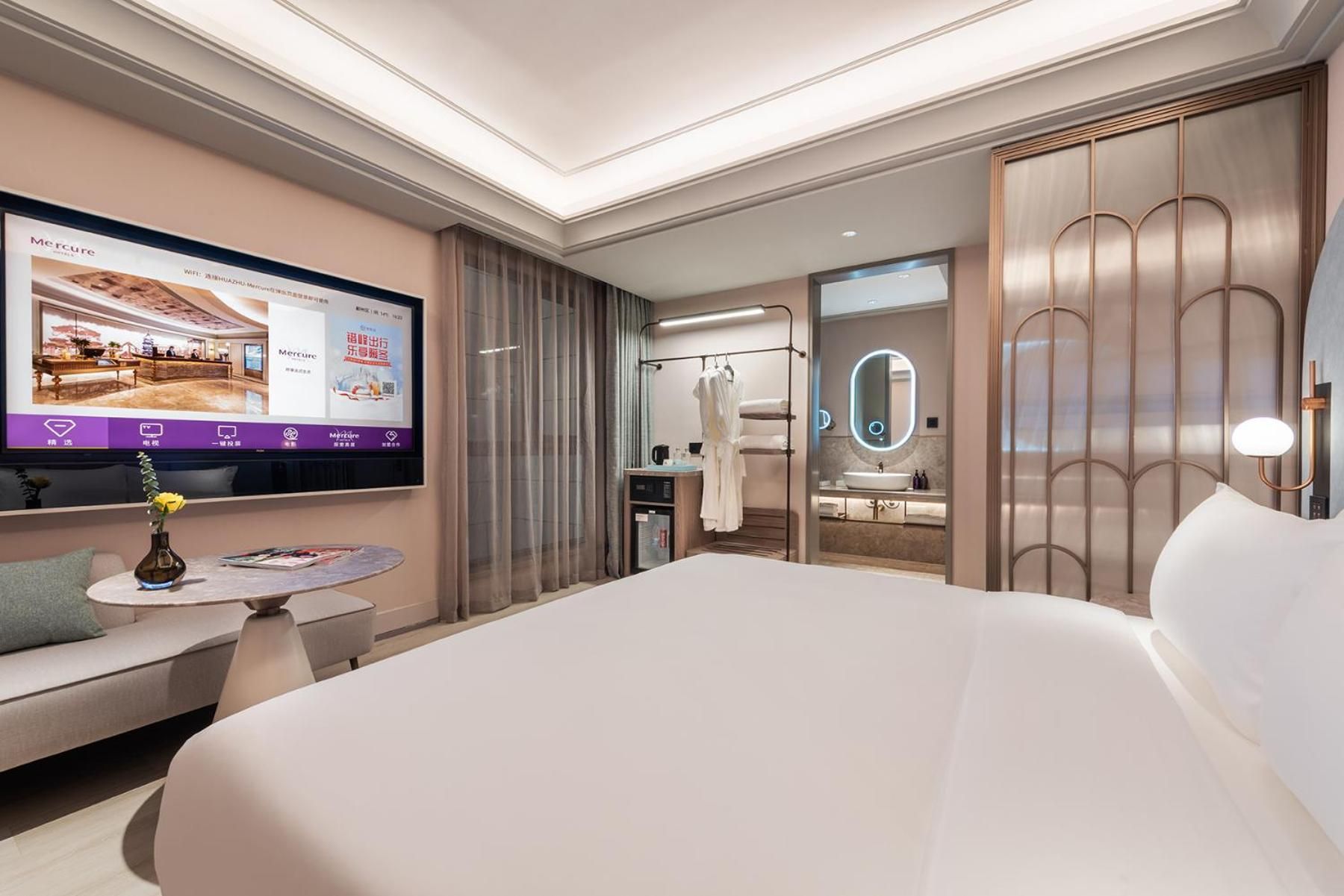 STANDARD ROOM, One King-size Bed