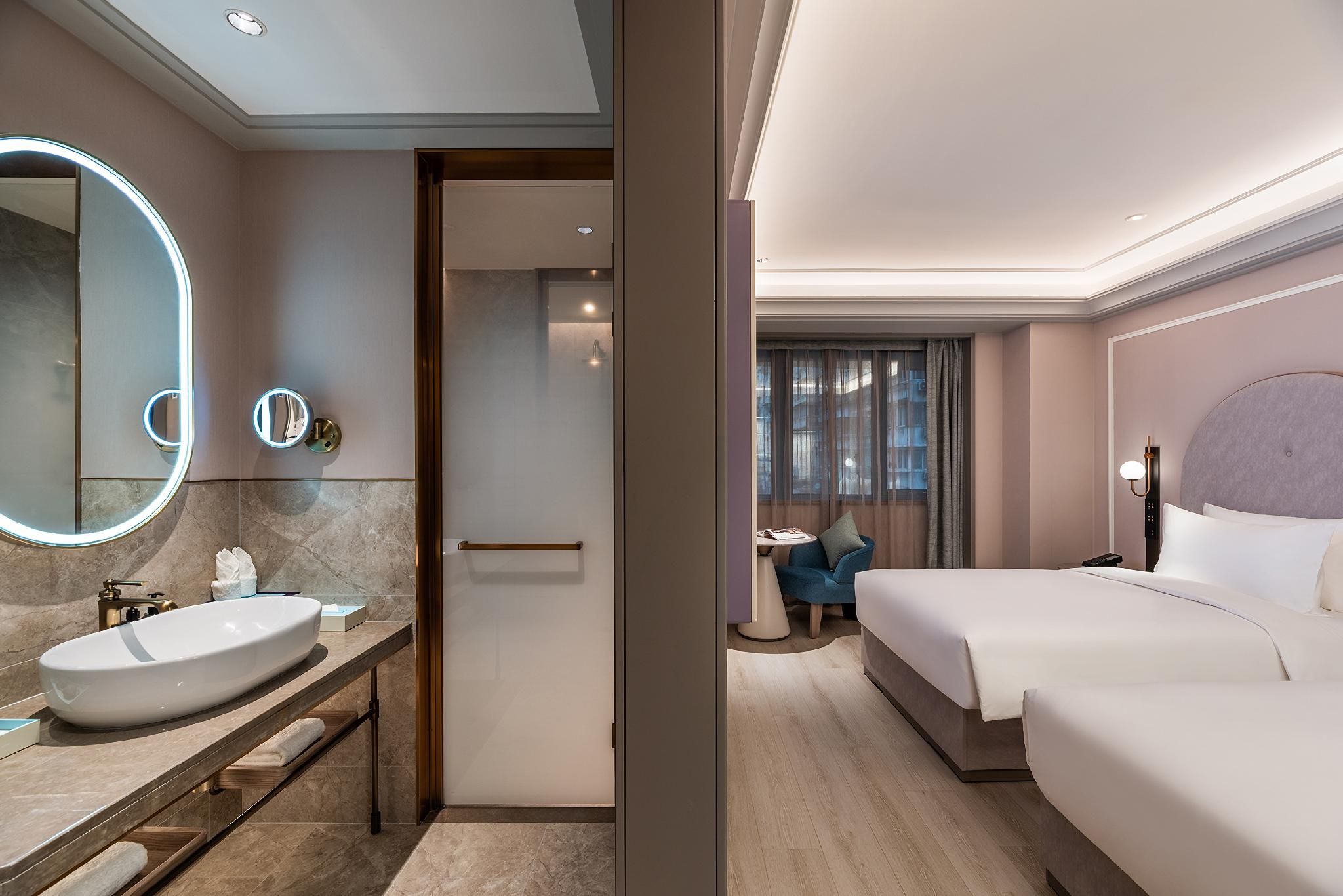 DELUXE ROOM, Two Twin Beds