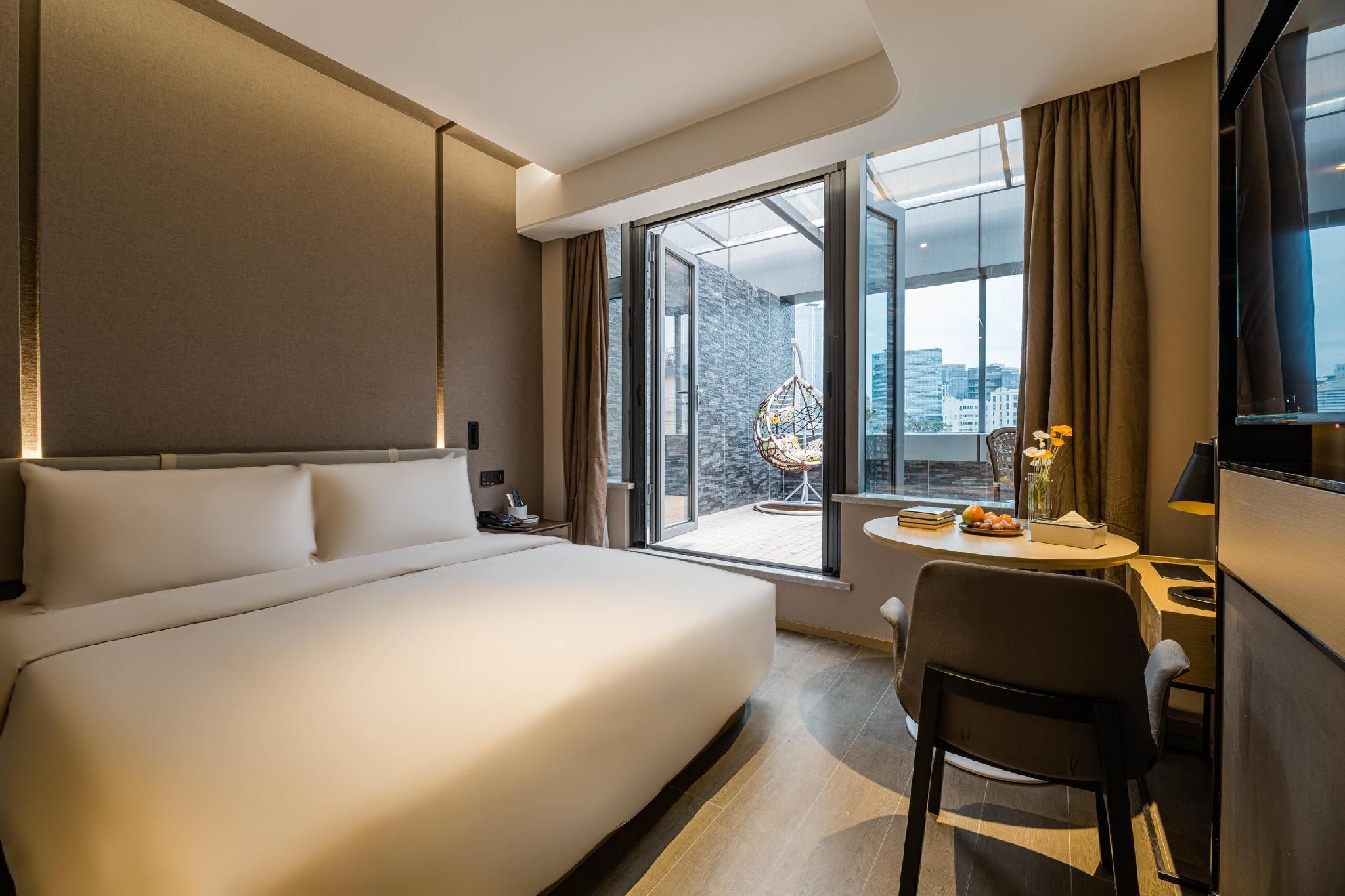 Atour - Superior 1 Bed Room with Courtyard