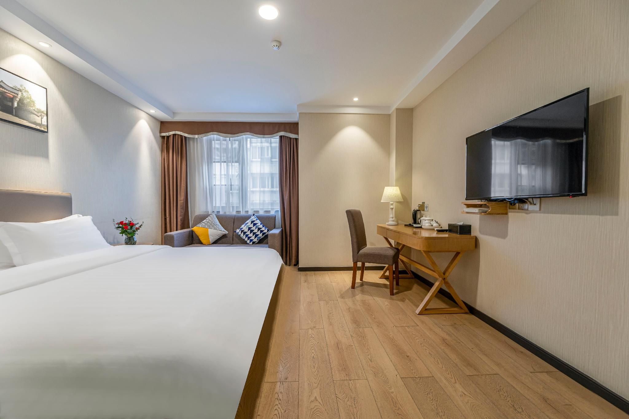 Huazhu - Deluxe Bed Room