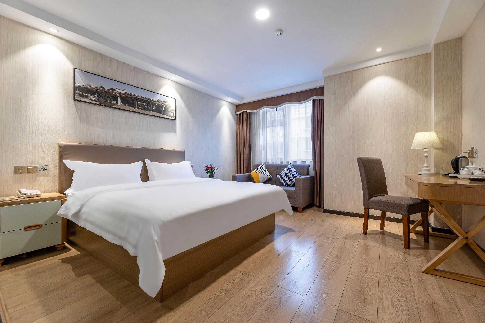 Huazhu - Deluxe Bed Room