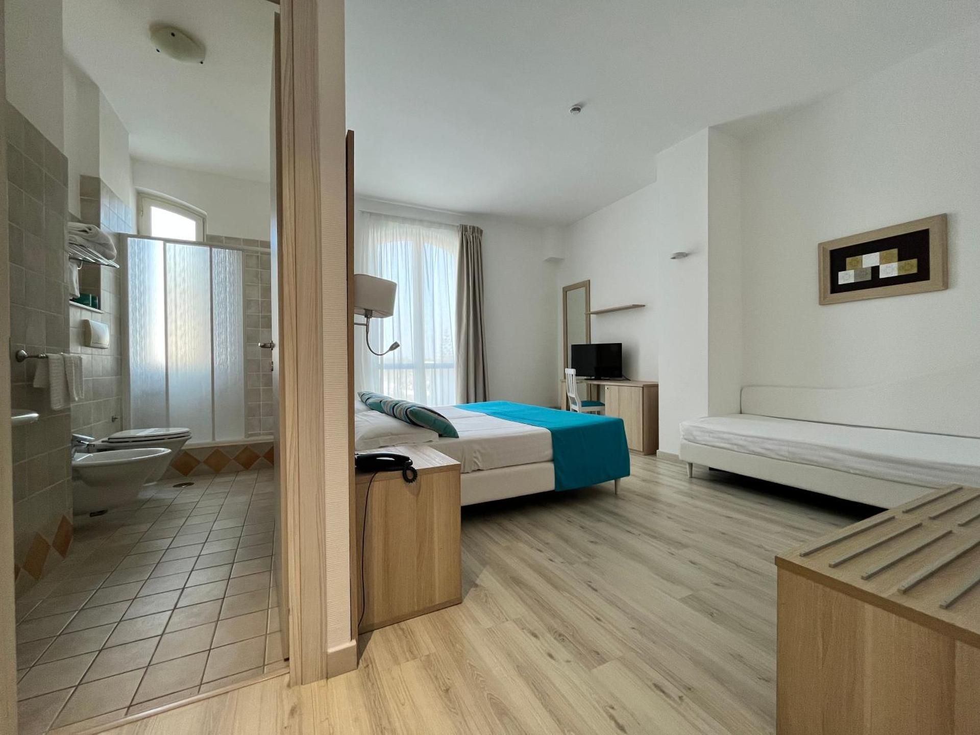 Comfort Triple Room