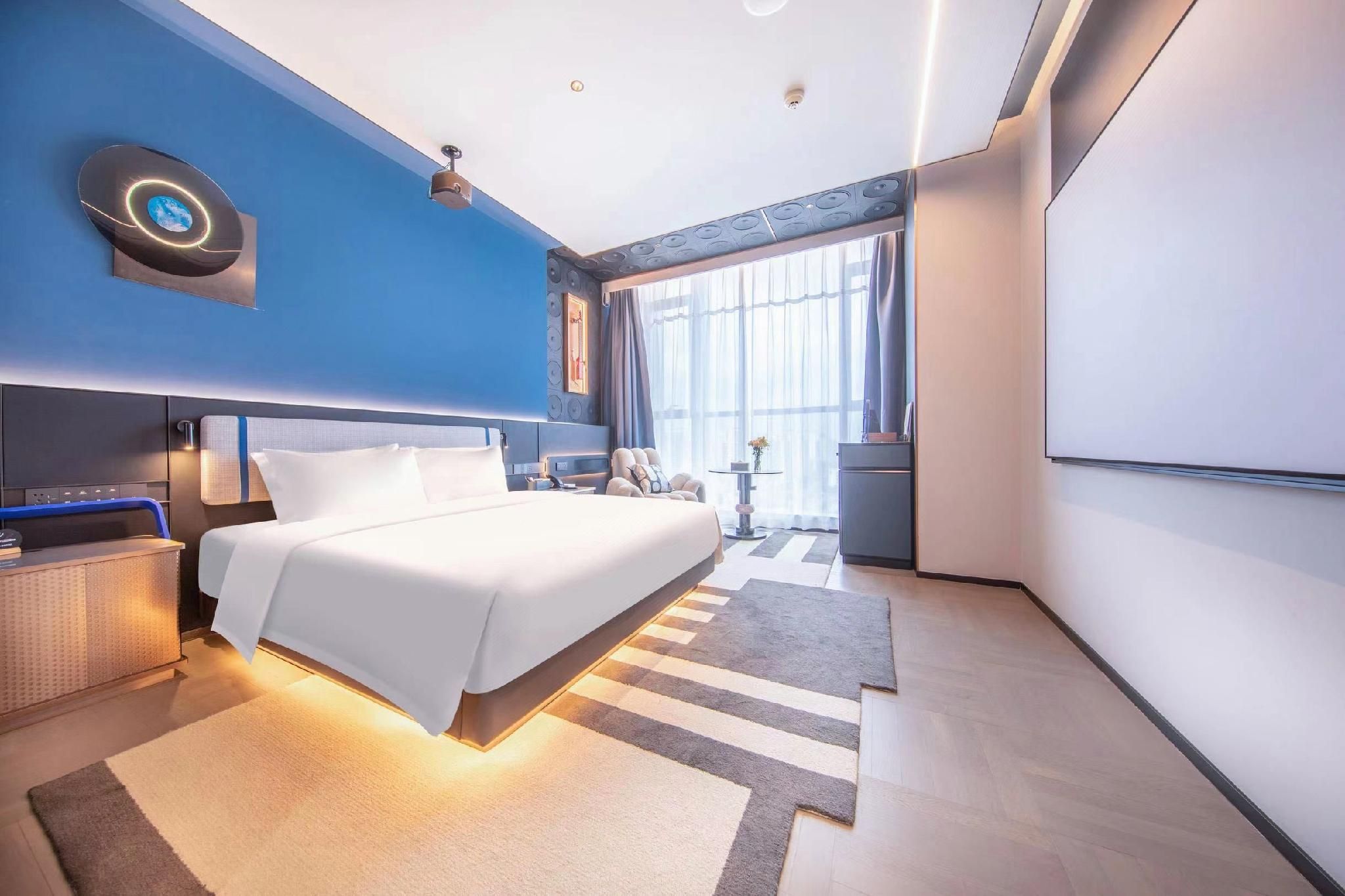 Double Room with Theme Qingying String Music
