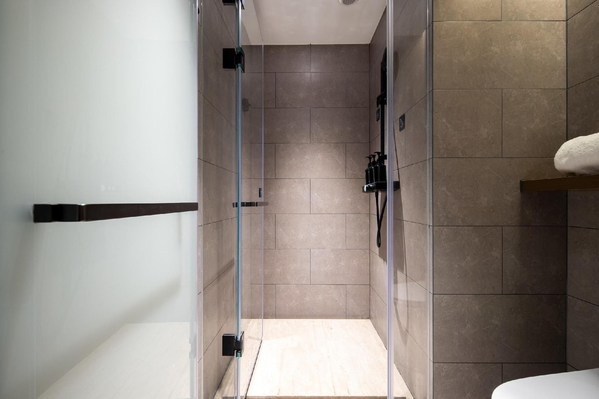 Executive room, Guest room, 1 Queen