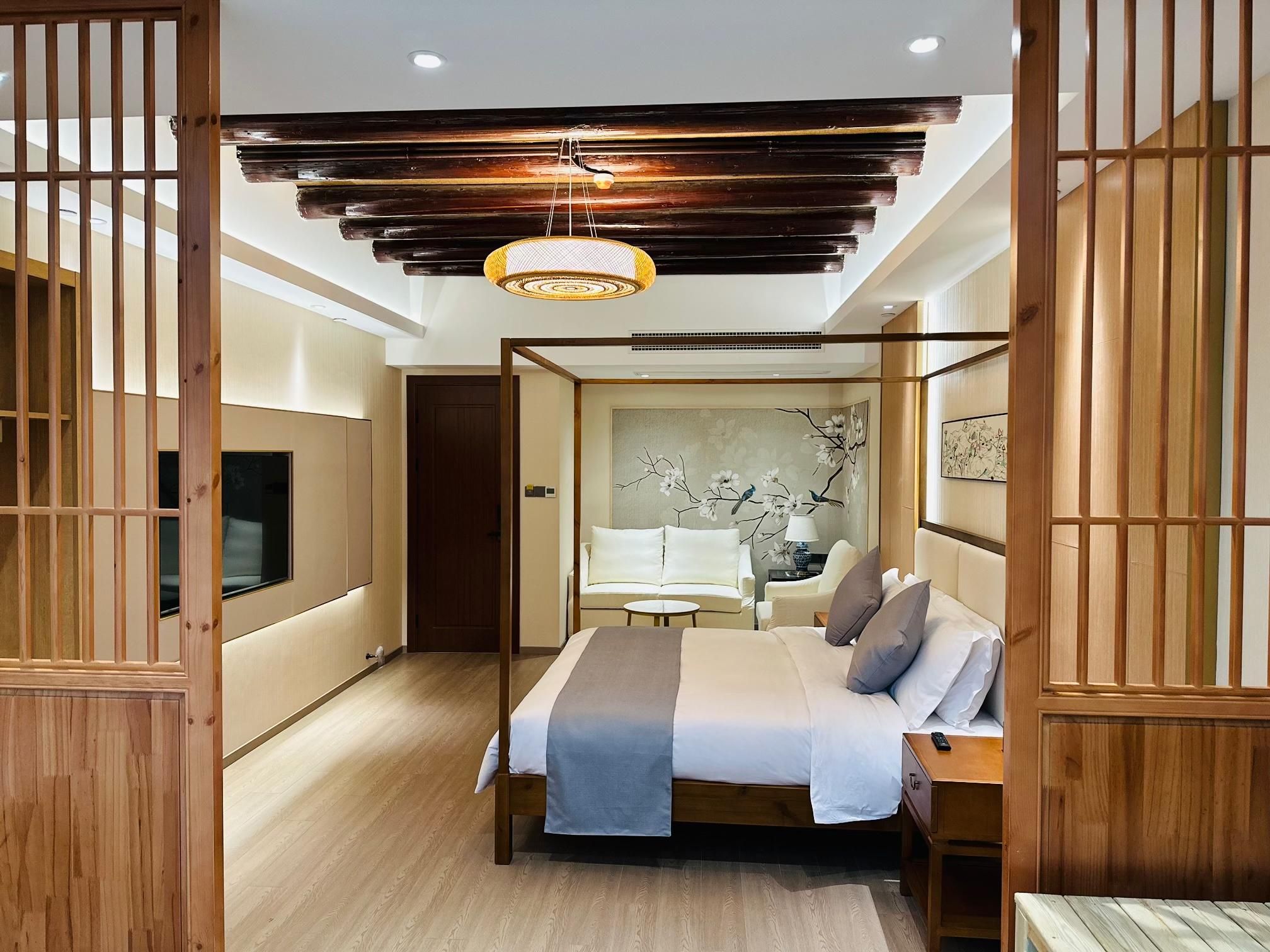 Business King Room