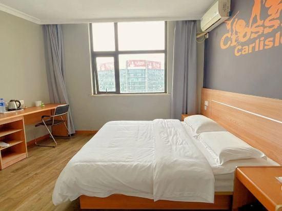 Hotel Queen Room