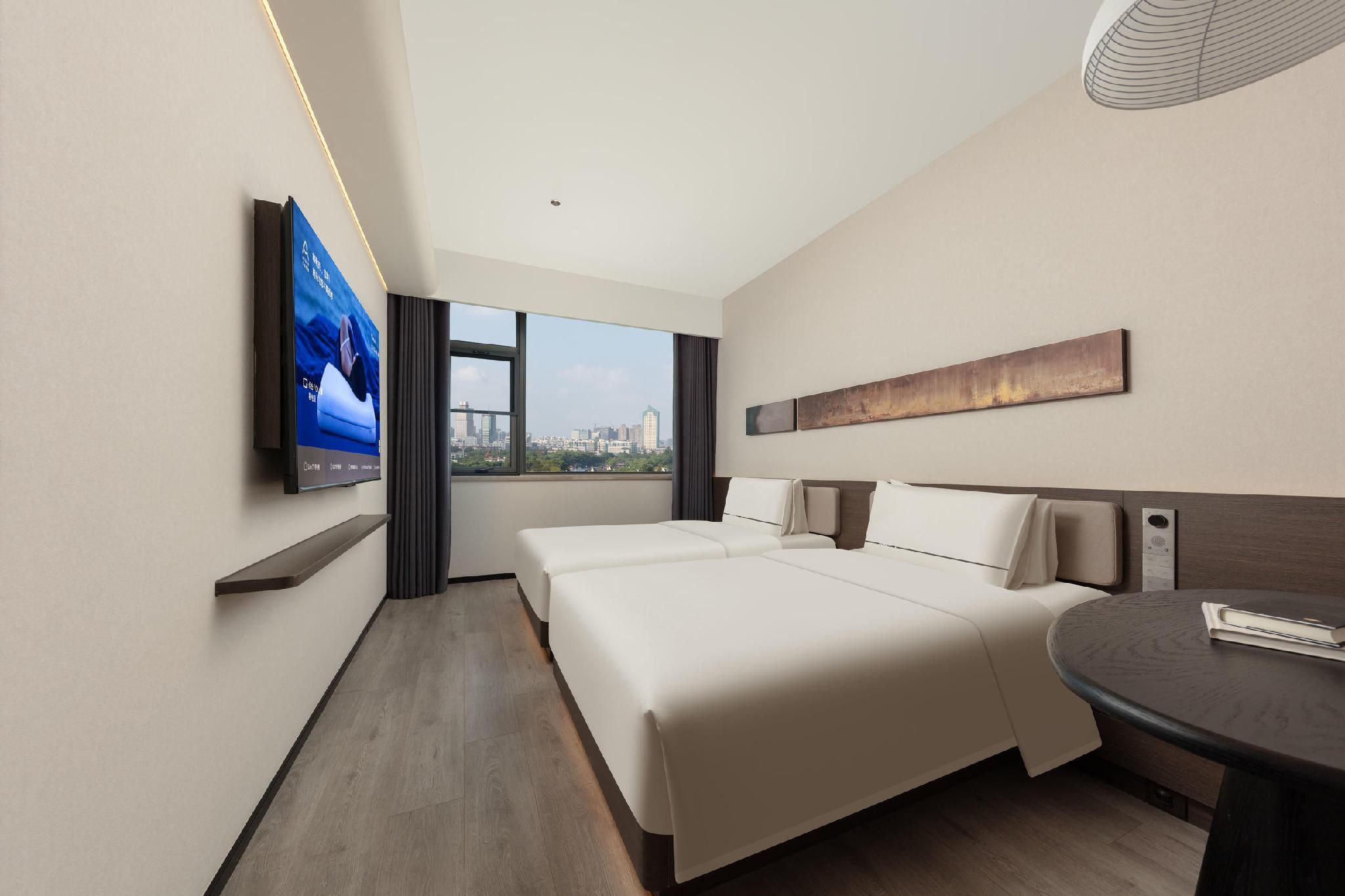 Superior Twin Room with Lake View
