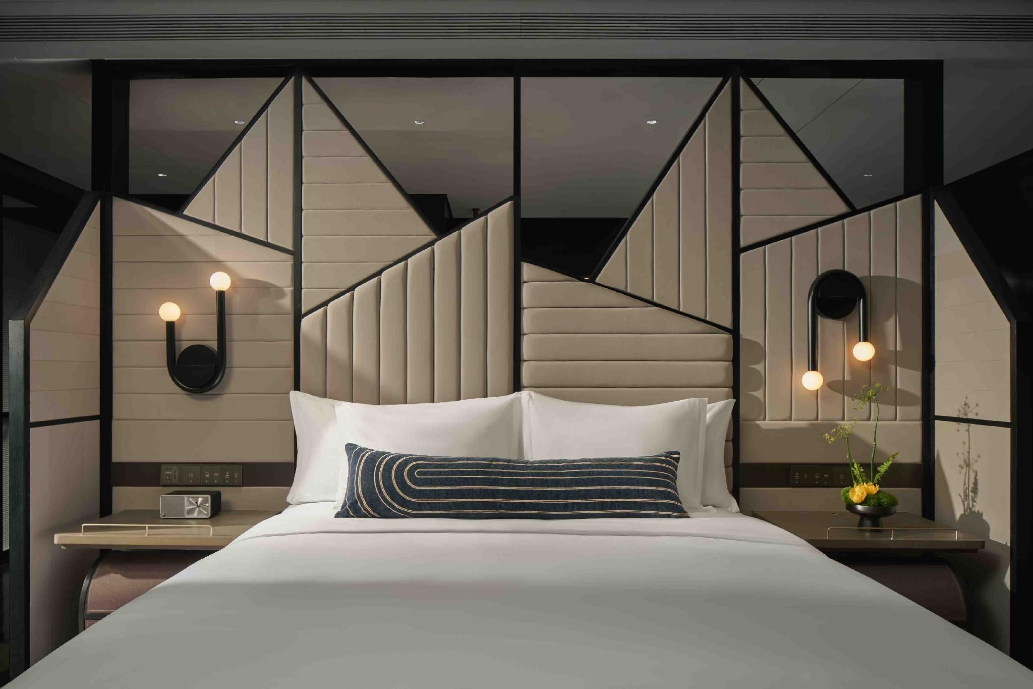 1 Bedroom Suite Dining Area River View