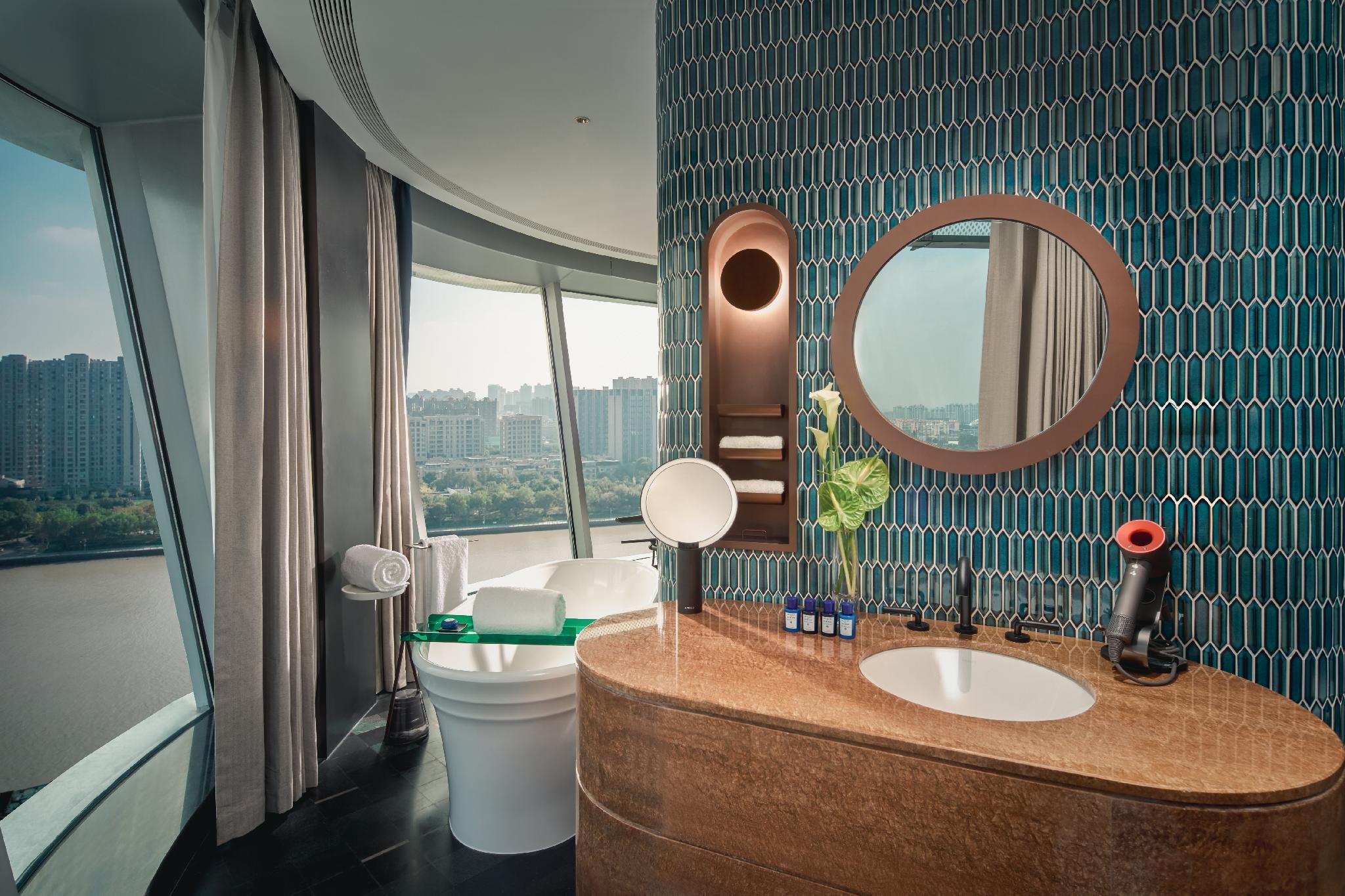 1 Bedroom Suite River View