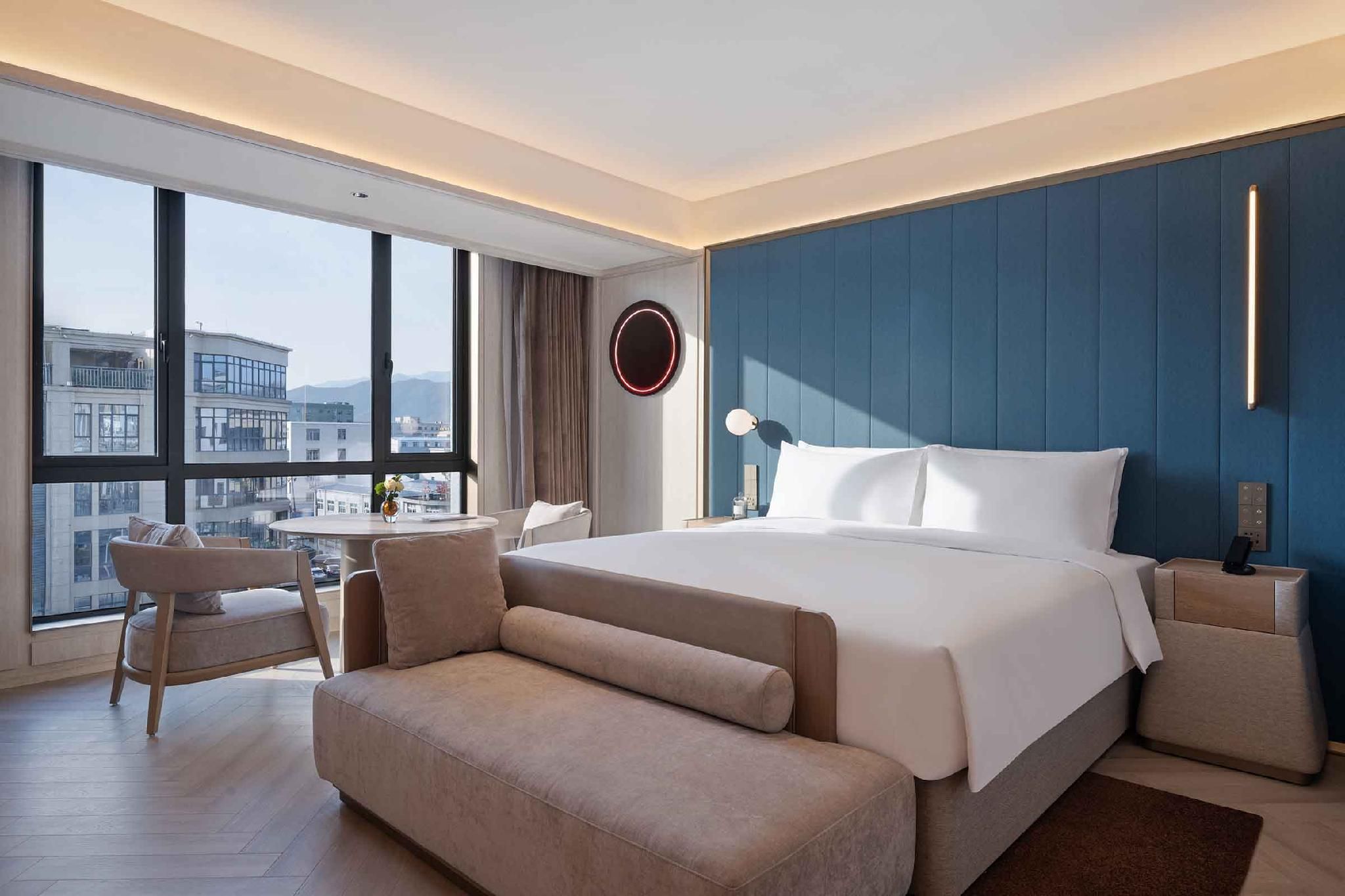 Huazhu - Executive Bed Room