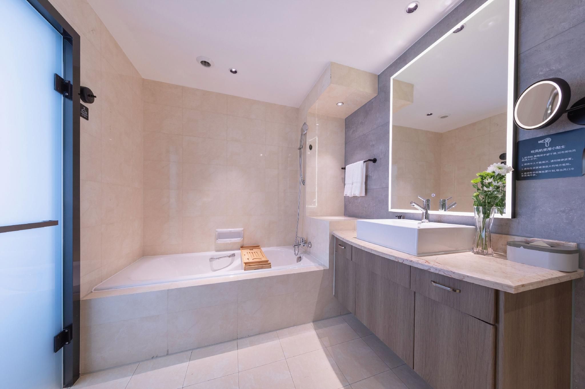 Jimu Double Room with Bathtub