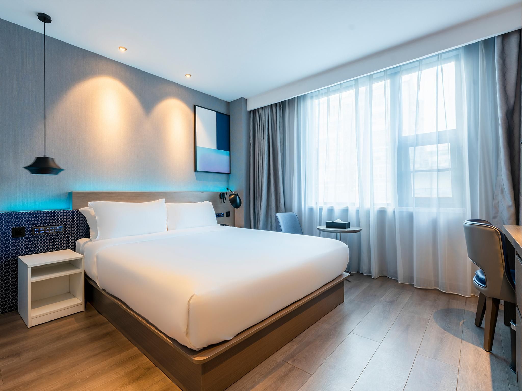 Business Queen Bed Room