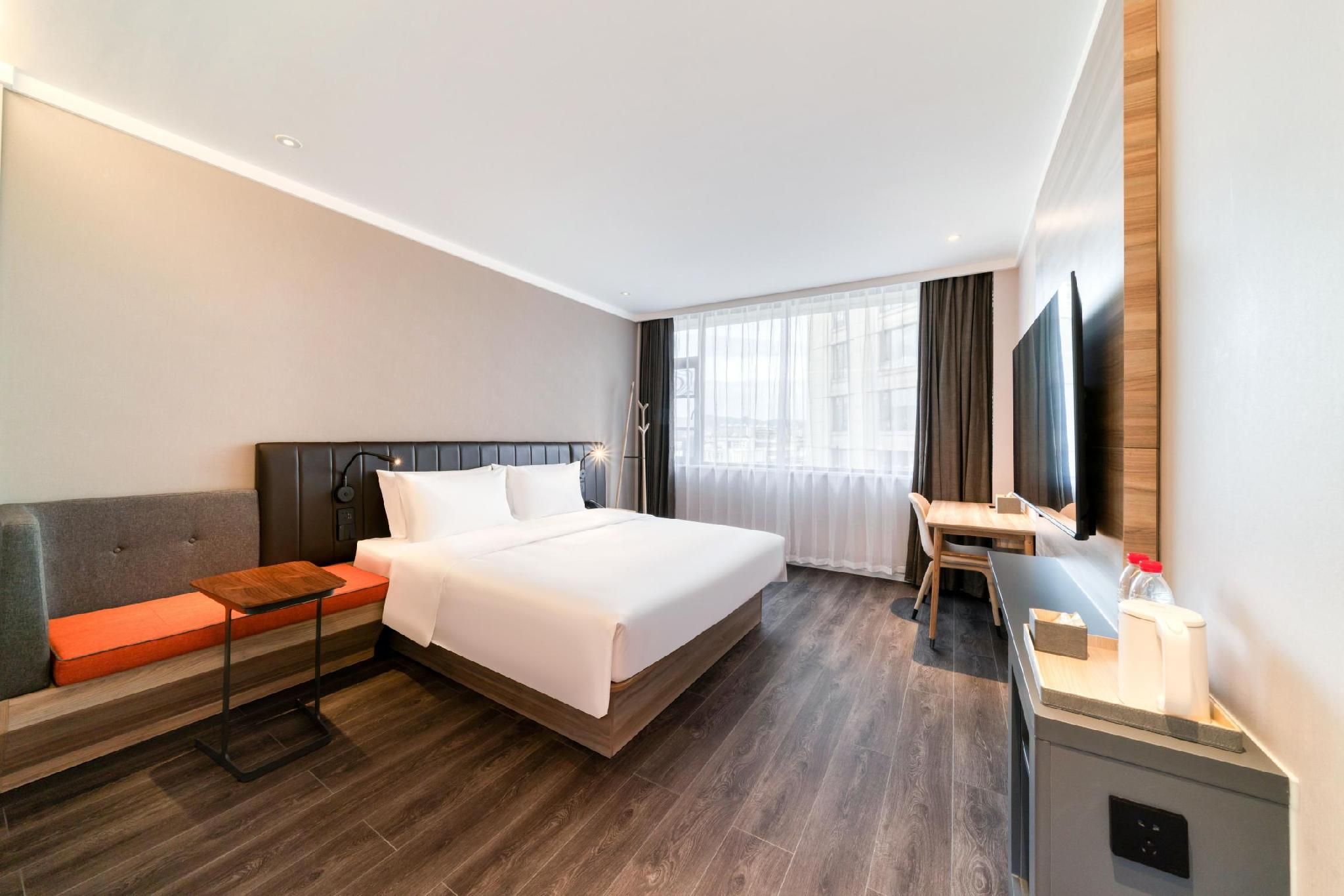 Business Queen Bed Room