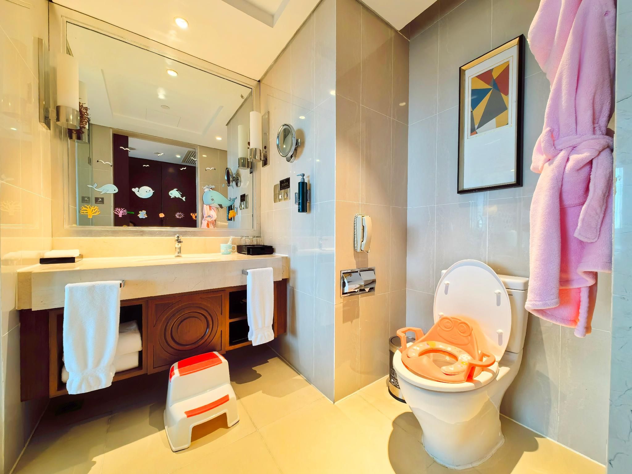 grand king with family friendly set up