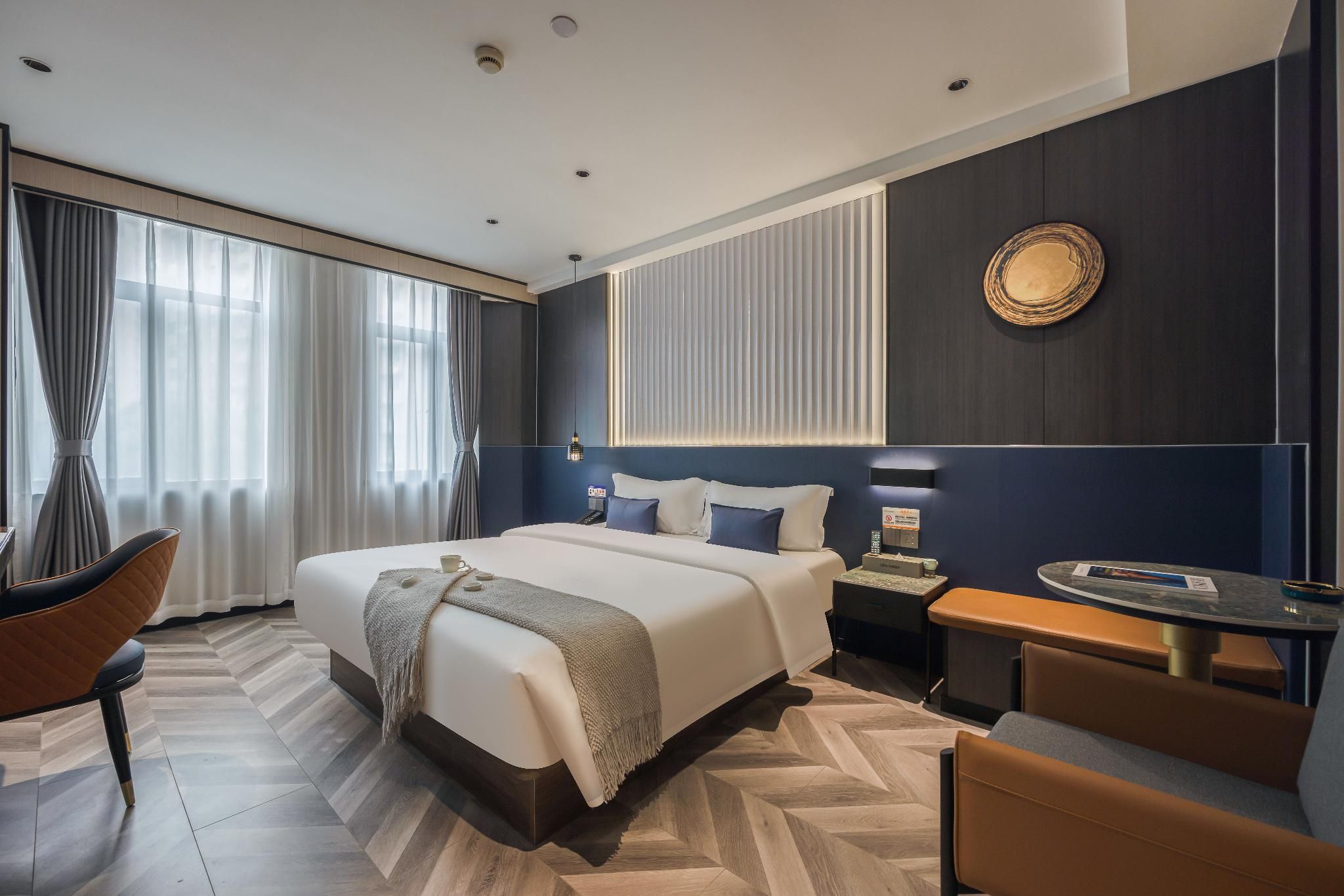 Queen Superior Room